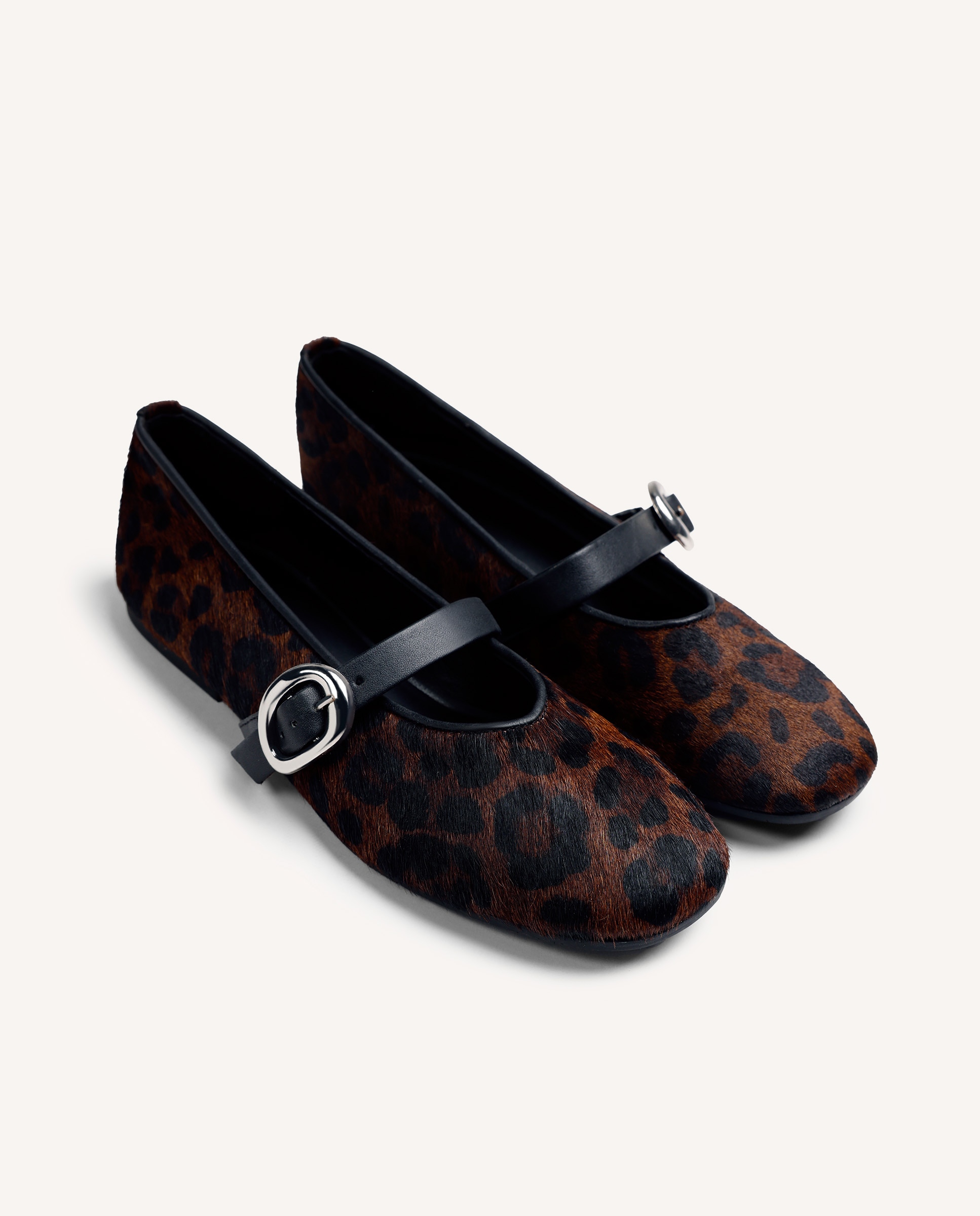 Sabrinas Rasas de Pele Estilo Mary-jane com Estampado Animal e Fecho de Fivela Estampado-2