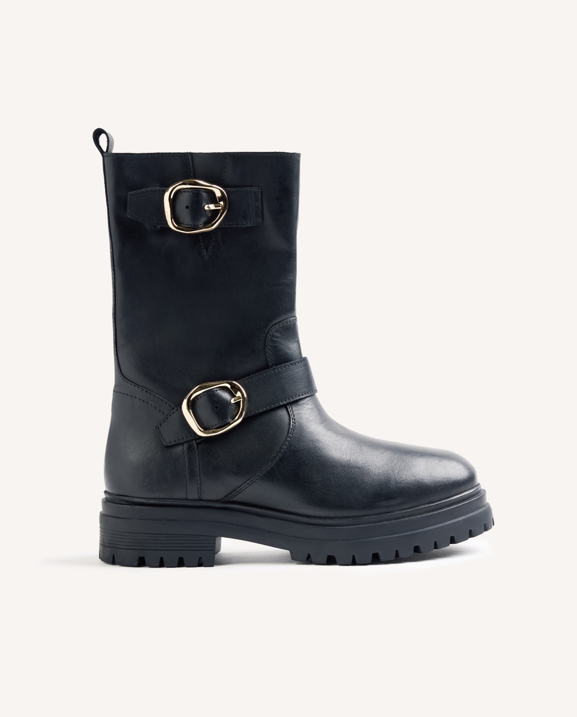 Imagem 0 de Botas Básicas Estilo Biker de Pele com Fivelas Decorativas