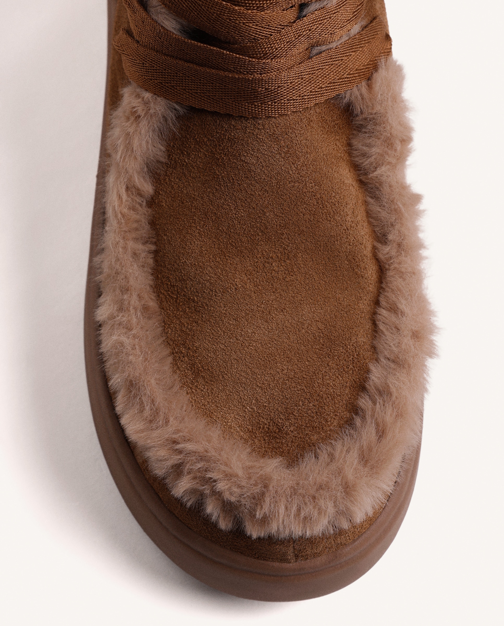 Botas de Pelo Estilo Australianas de Pele Camurça com Gola e Debrum de Pelo Couro-3
