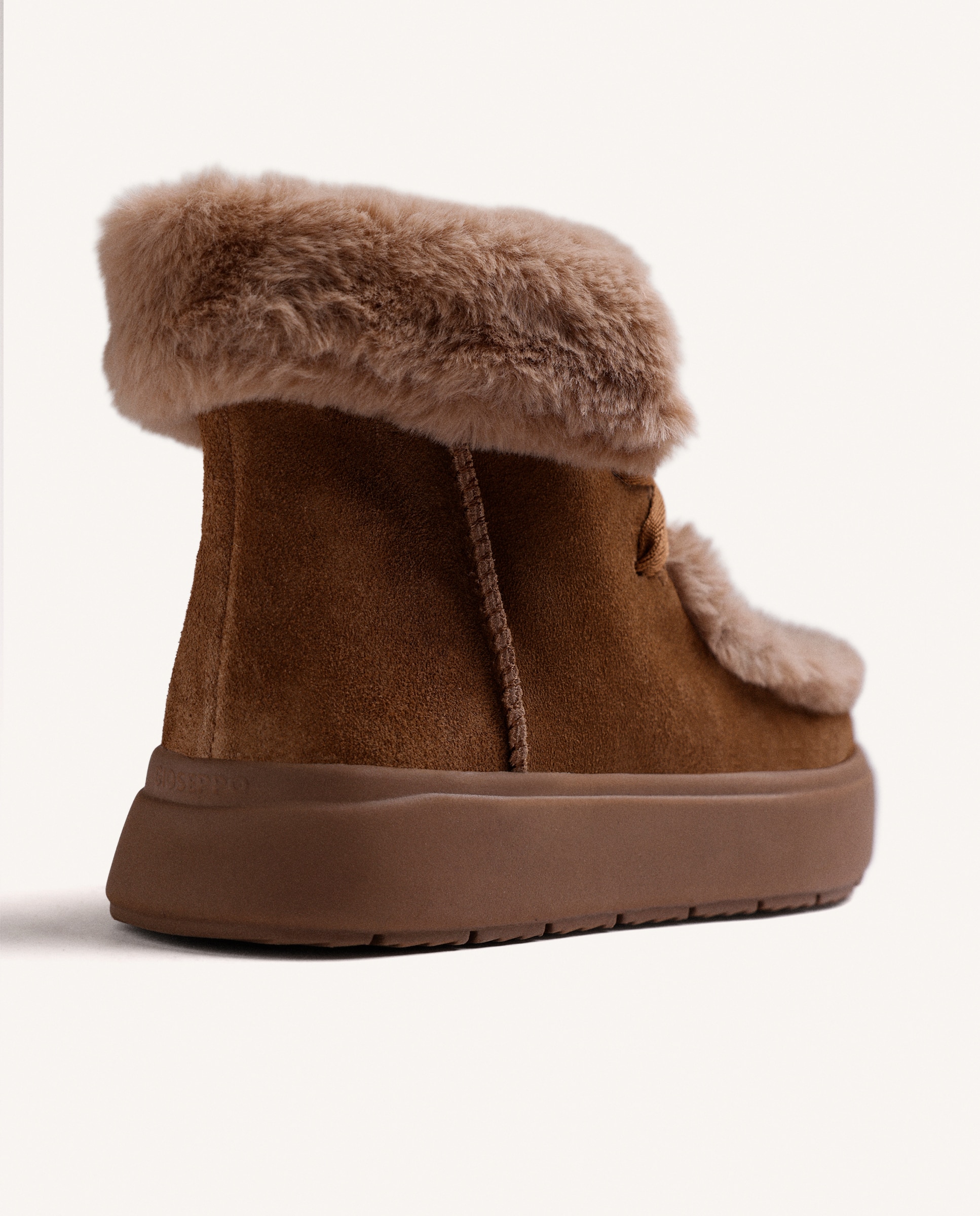 Botas de Pelo Estilo Australianas de Pele Camurça com Gola e Debrum de Pelo Couro-4