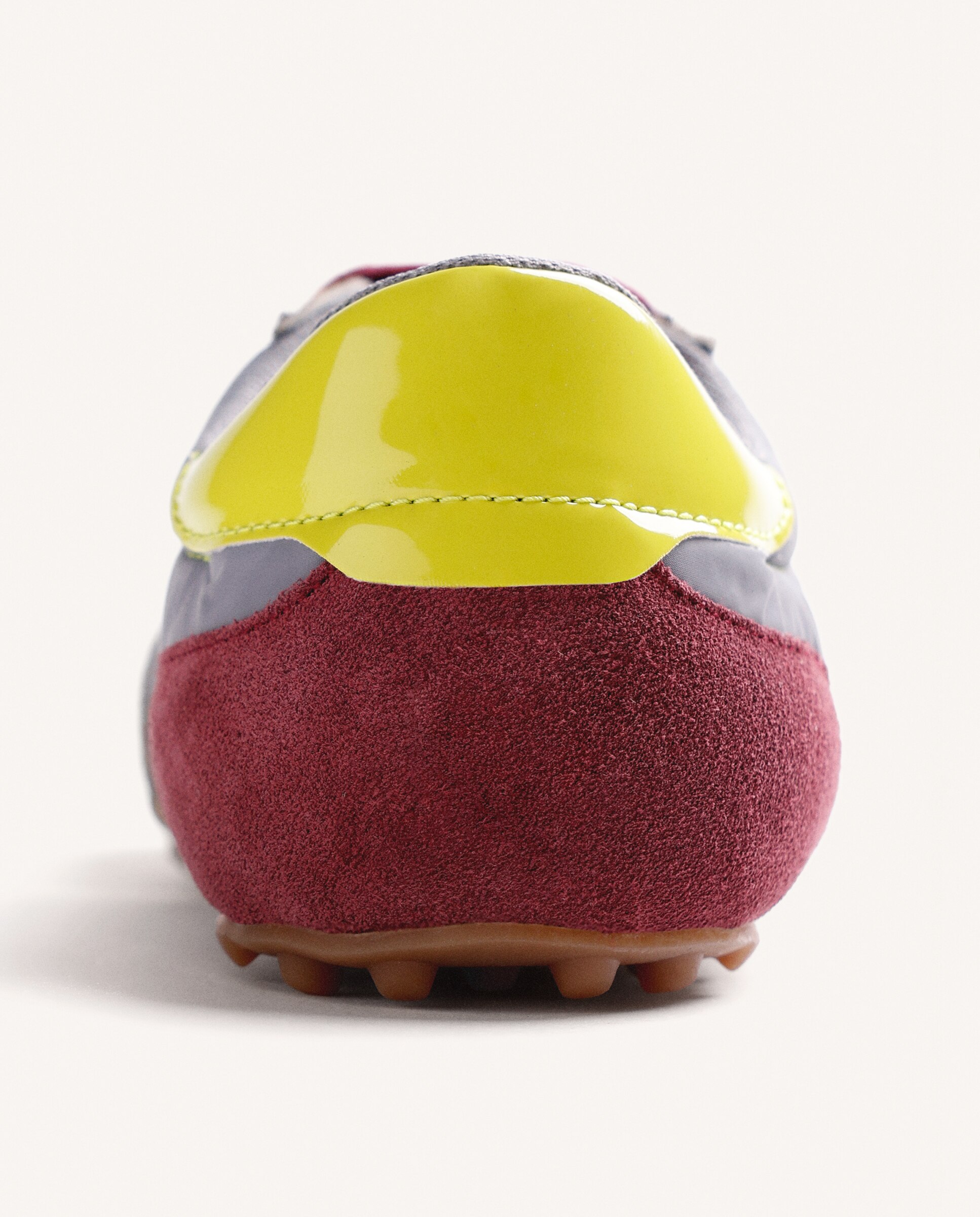 Sapatilhas Desportivas de Pele Camurça com Estampado em Cinzento Cinzento-4