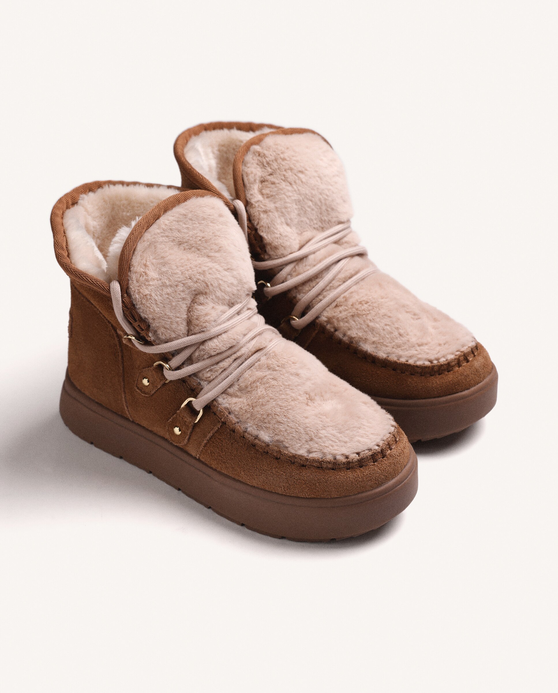 Botas de Pelo em Pele Camurça Estilo Après Ski com Pelo e Plataforma Couro-2