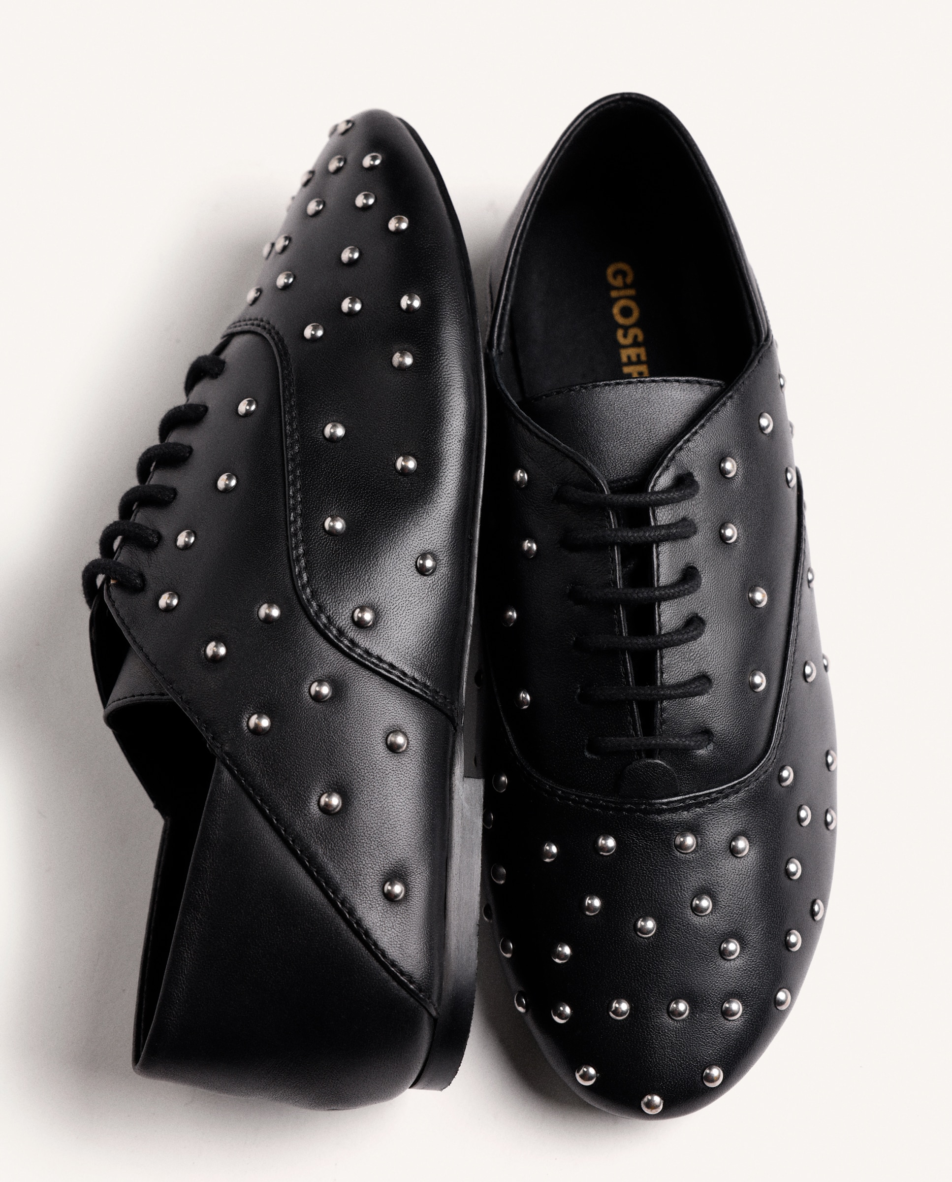 Bluchers de Pele com Detalhe Tachas Preto-4