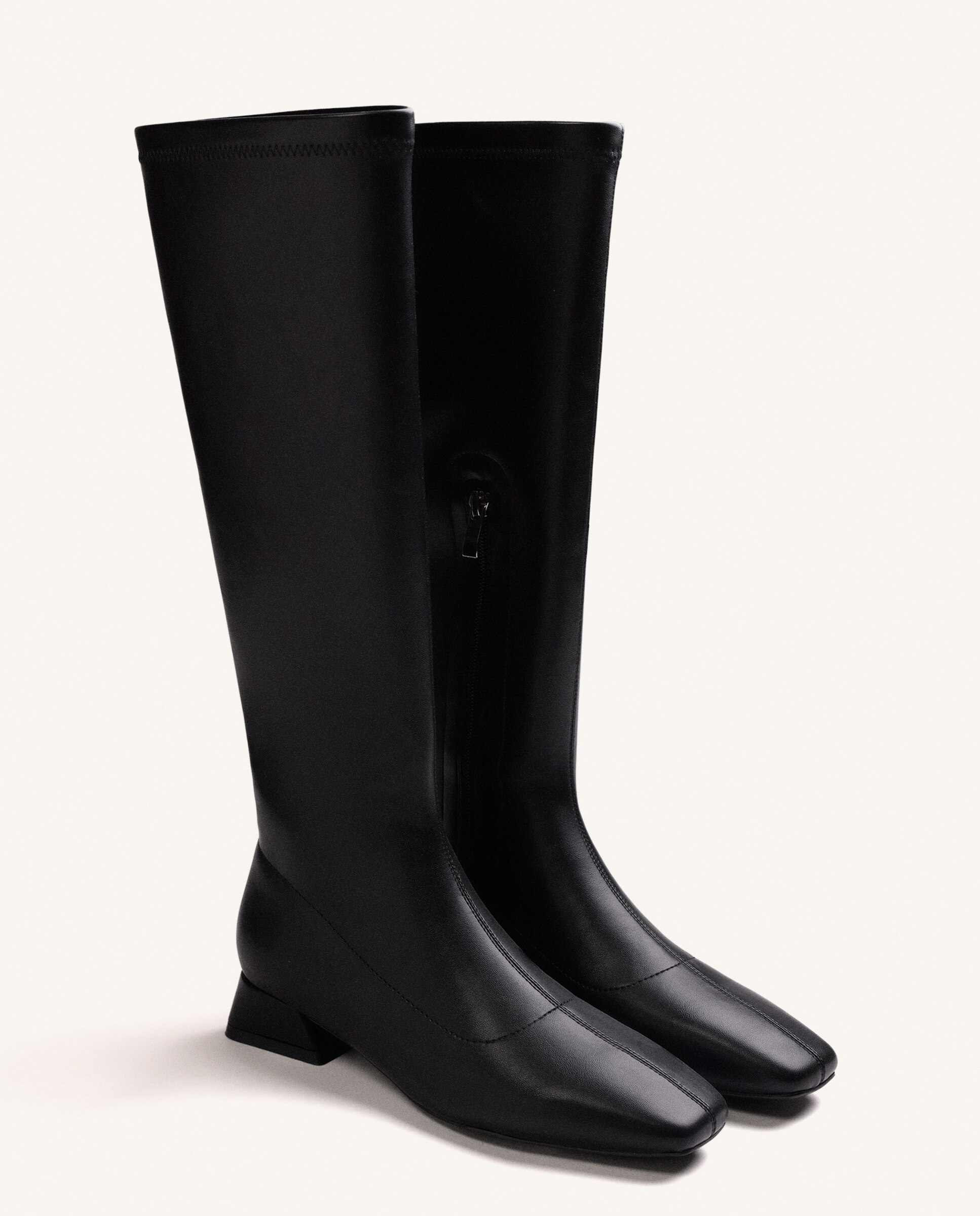 Botas Básicas com Cano Alto Tipo Meia e Biqueira Quadrada Preto-2