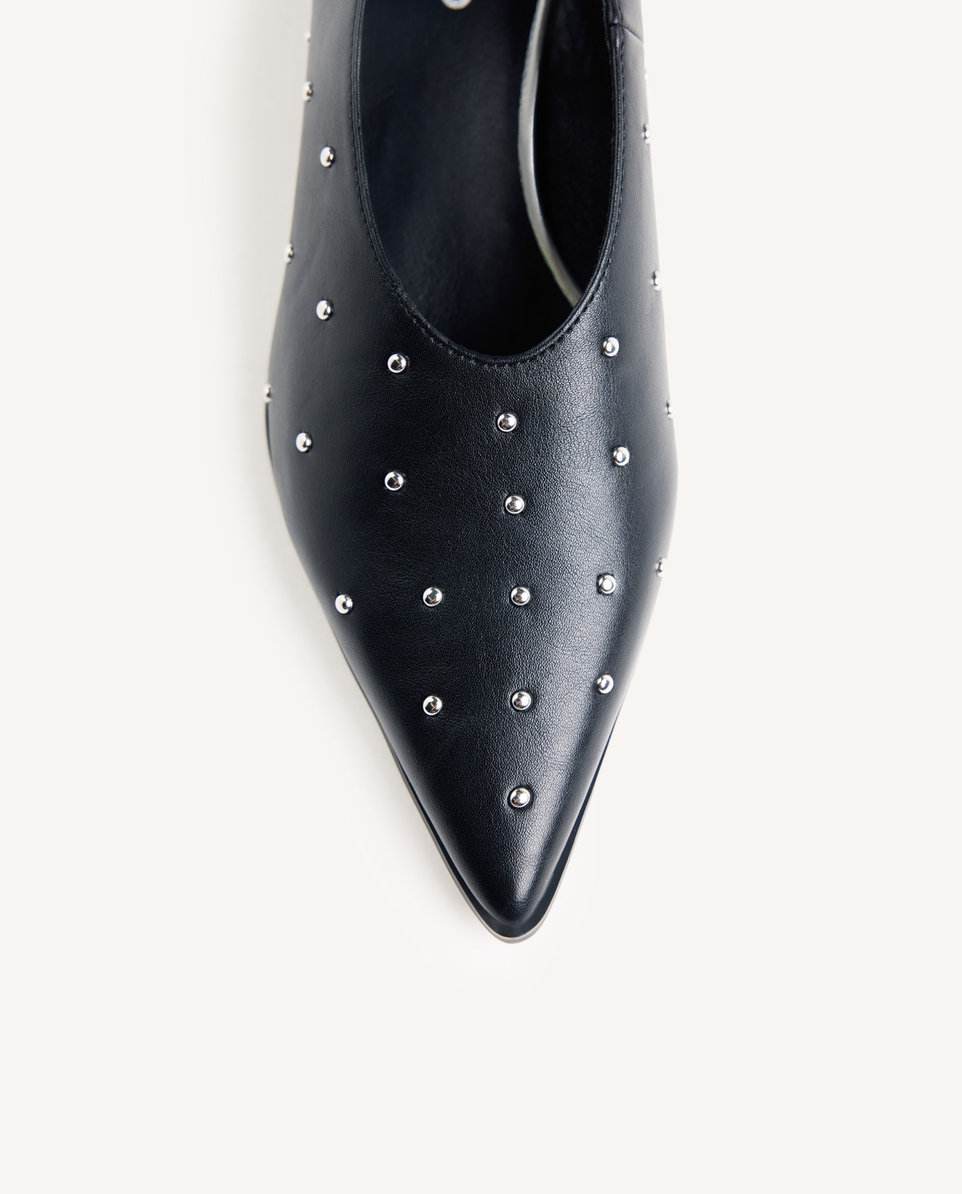 Sapatos de Salto com Decote Fechado e Conjunto de Tachas Preto-3