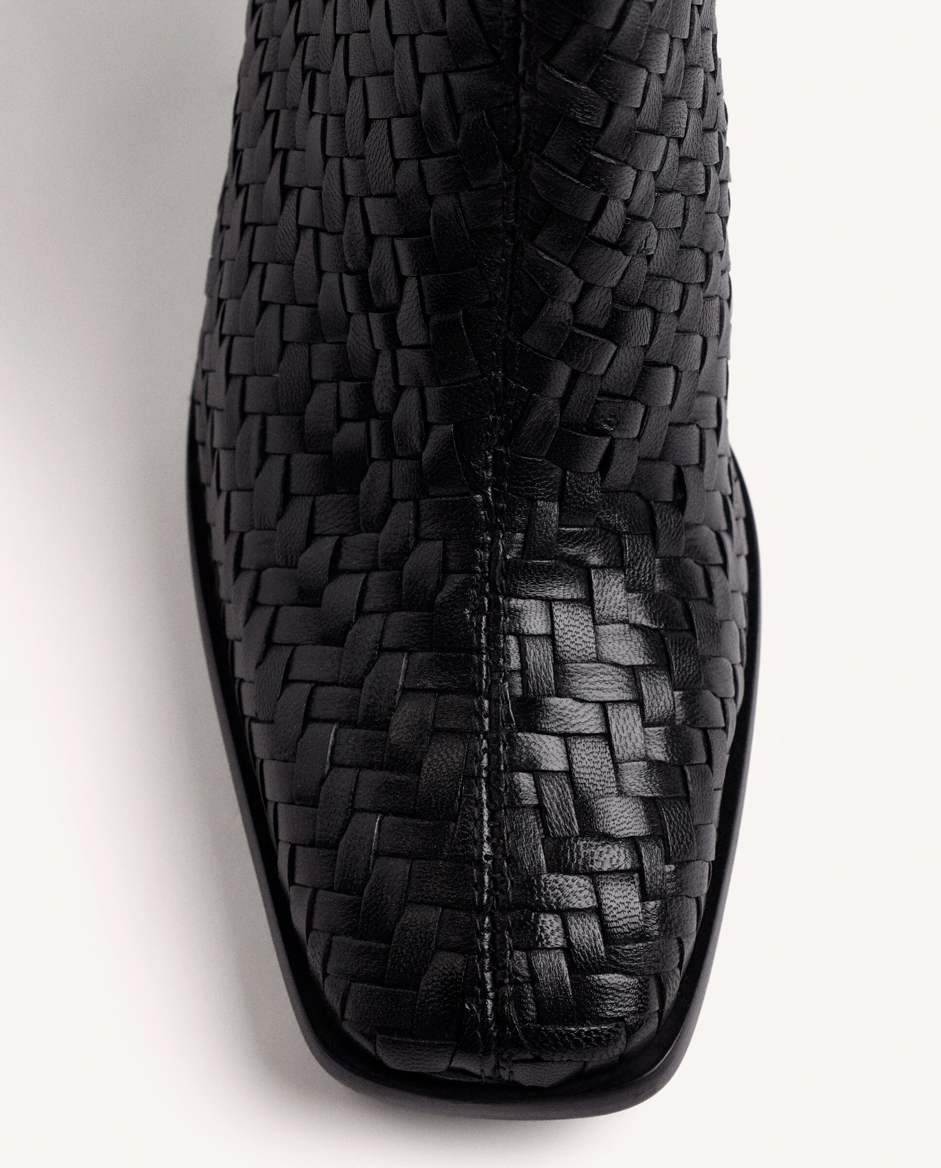 Botins Básicos de Pele Entrançada À Mão Preto-3