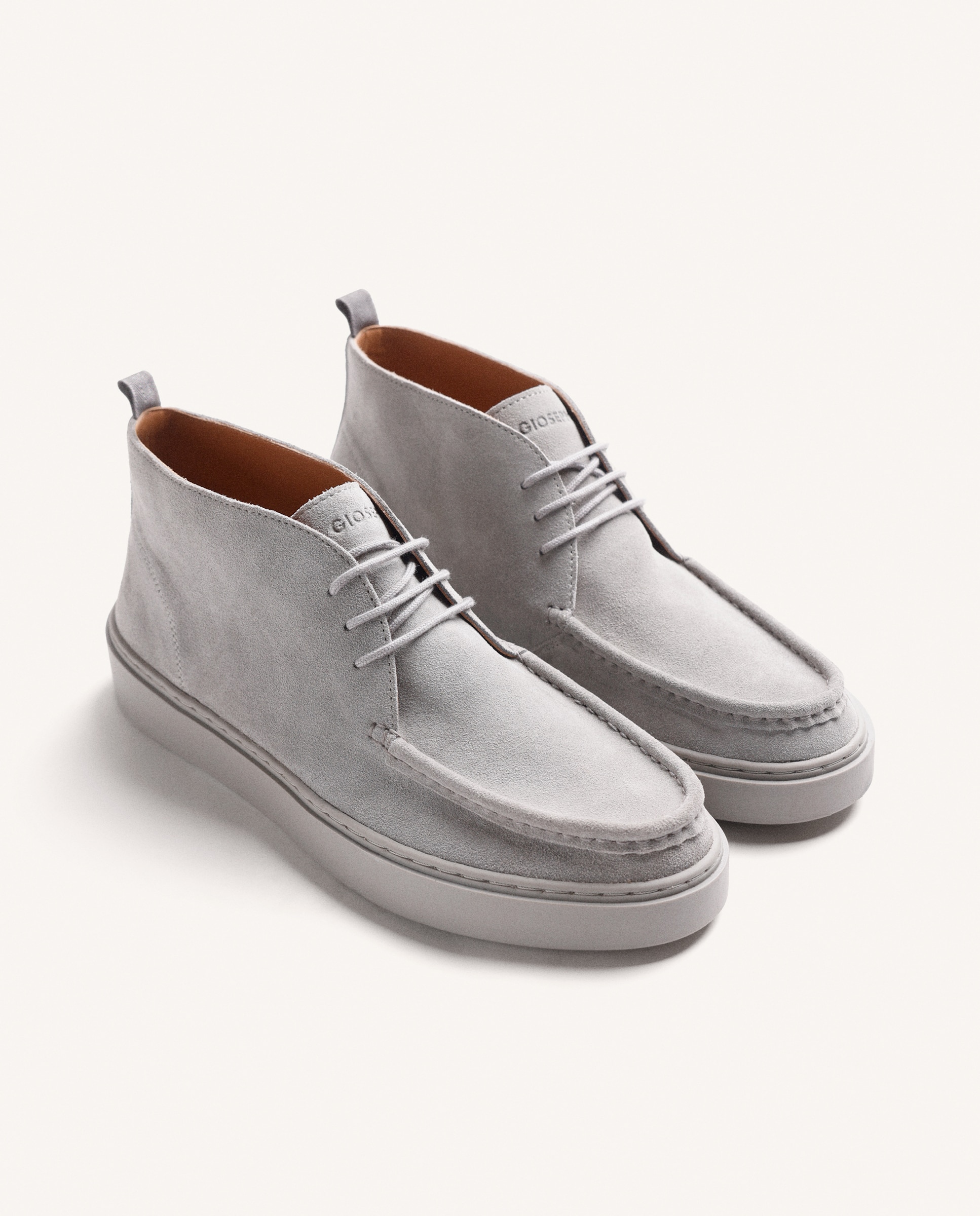 Botins Estilo Wallabee de Pele Camurça Cinzento-2