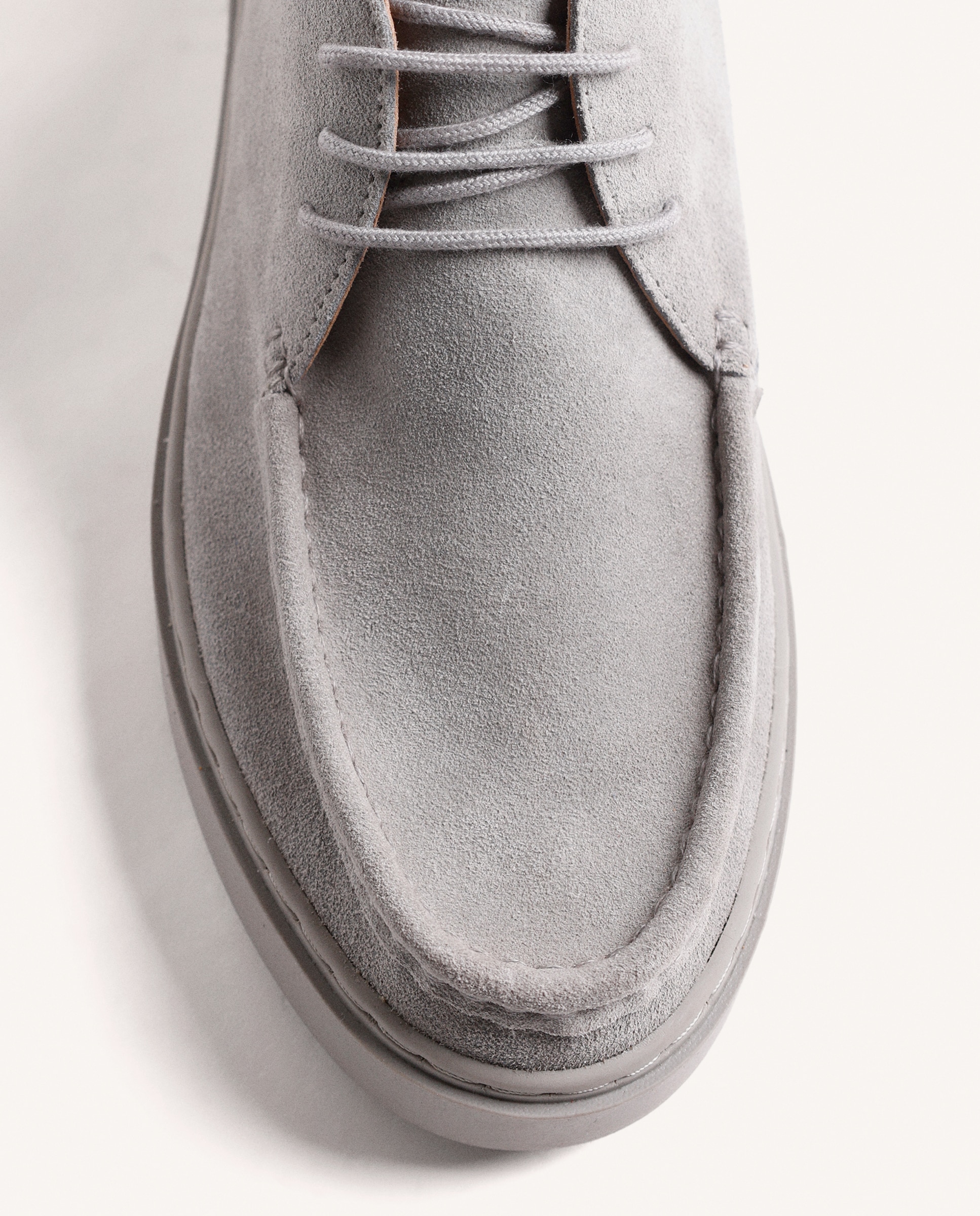 Botins Estilo Wallabee de Pele Camurça Cinzento-3