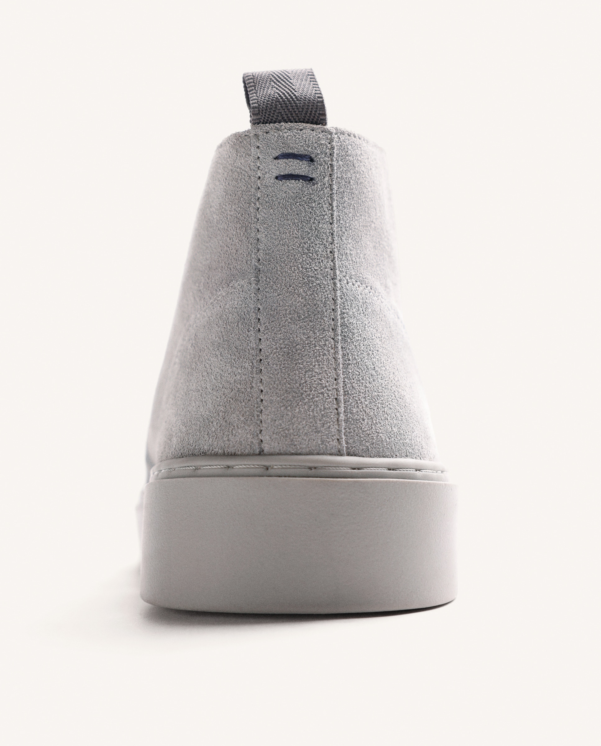 Botins Estilo Wallabee de Pele Camurça Cinzento-4