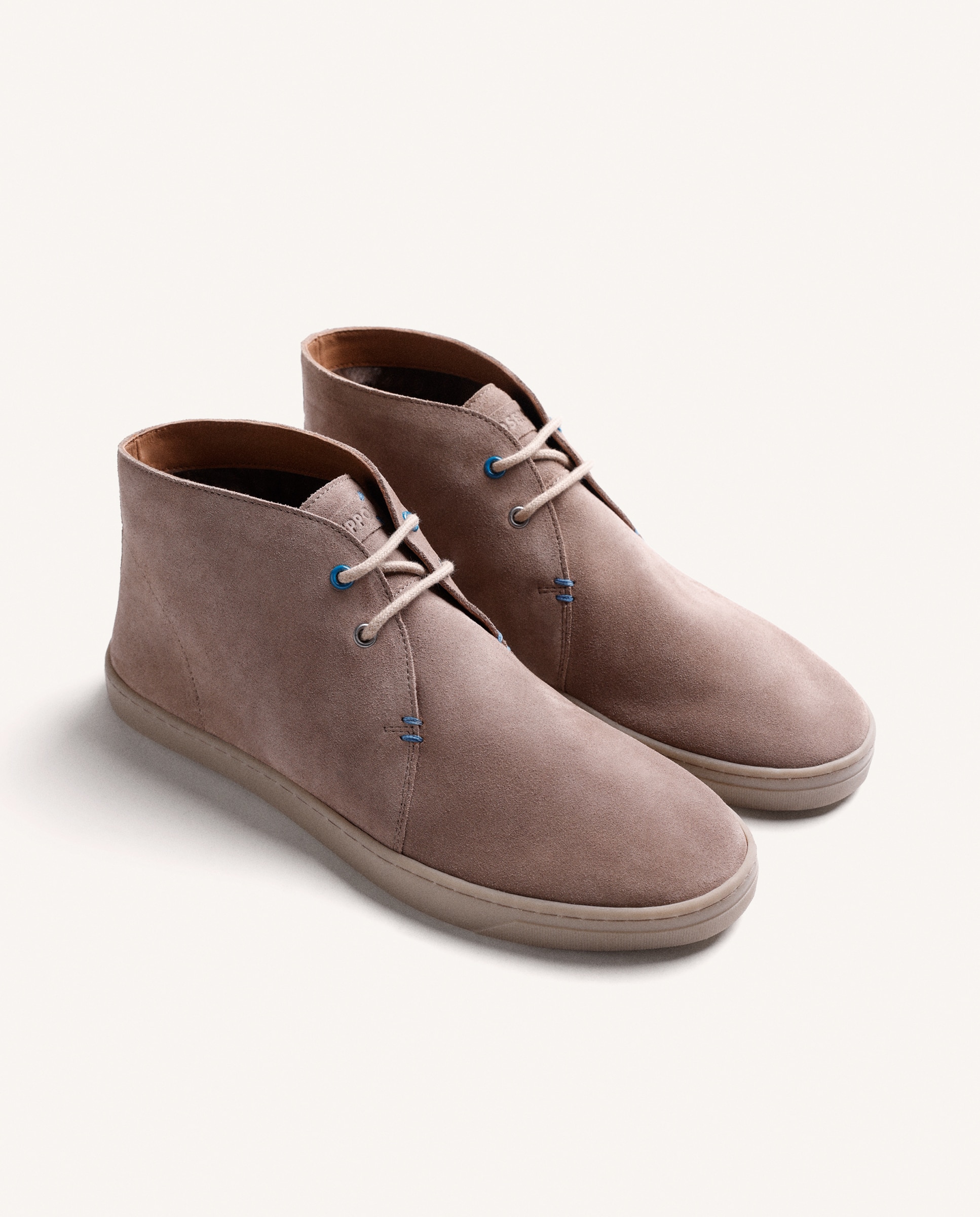 Botins em Pele Camurça Taupe-2
