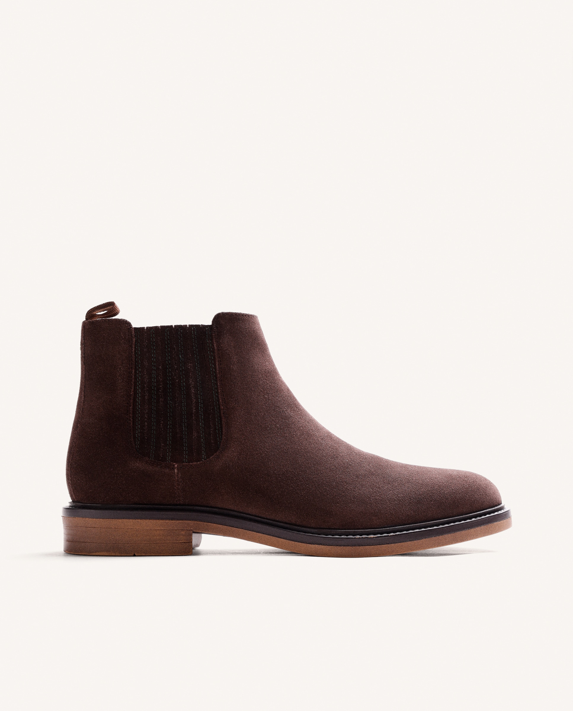 Imagem 0 de Botins Estilo Chelsea de Pele Camurça