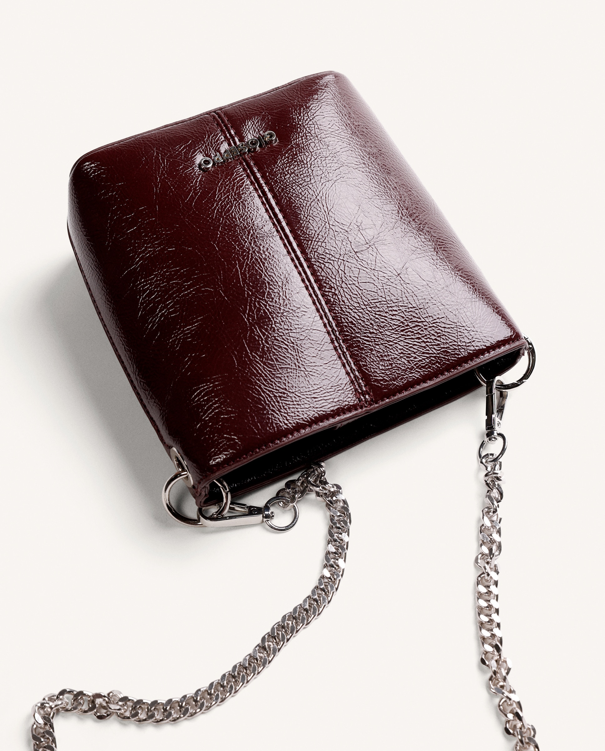 Mala Tipo Bucket com Fecho Magnético Bordeaux-4