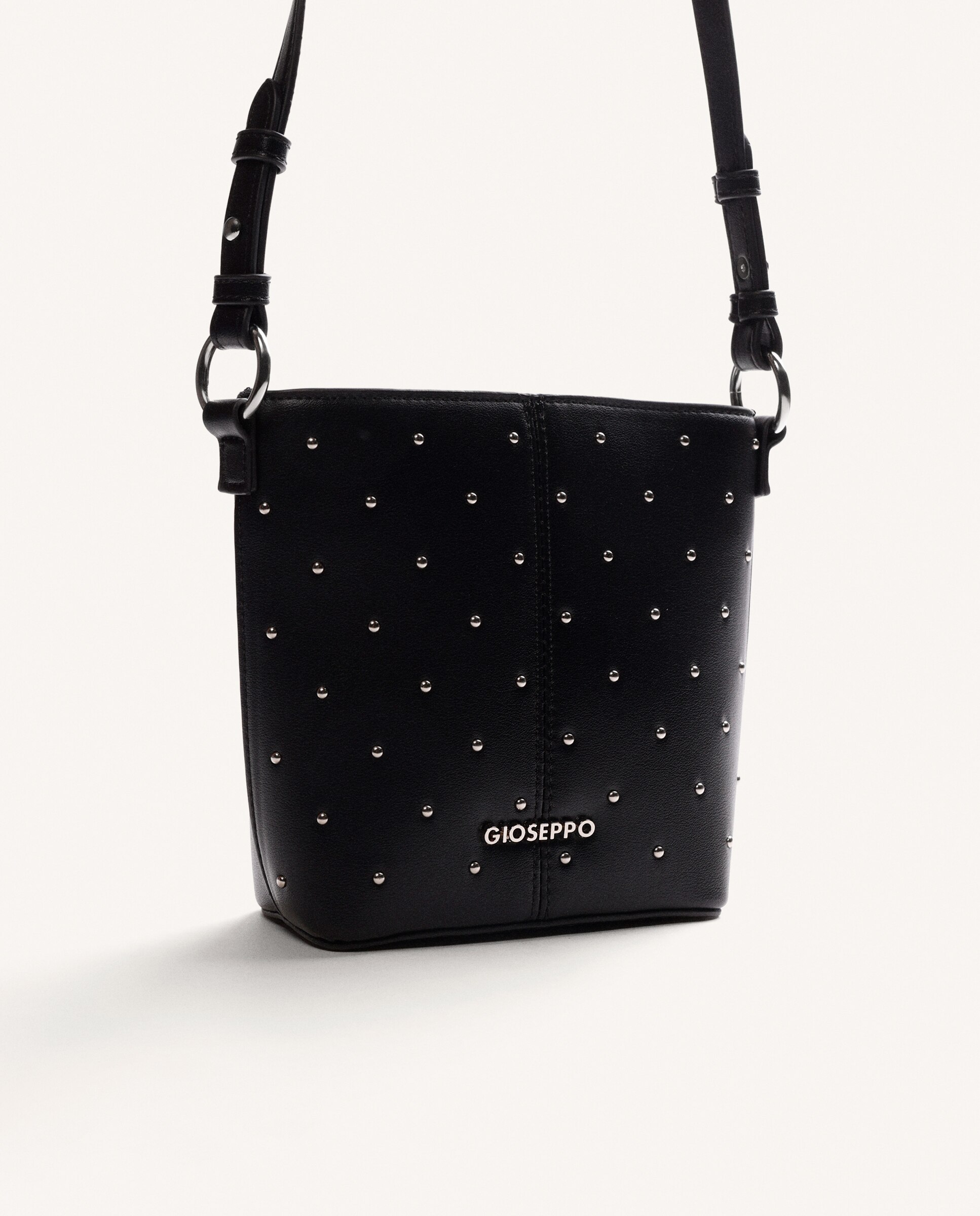 Mala Tipo Bucket com Set de Tachas com Fecho Magnético Preto-2