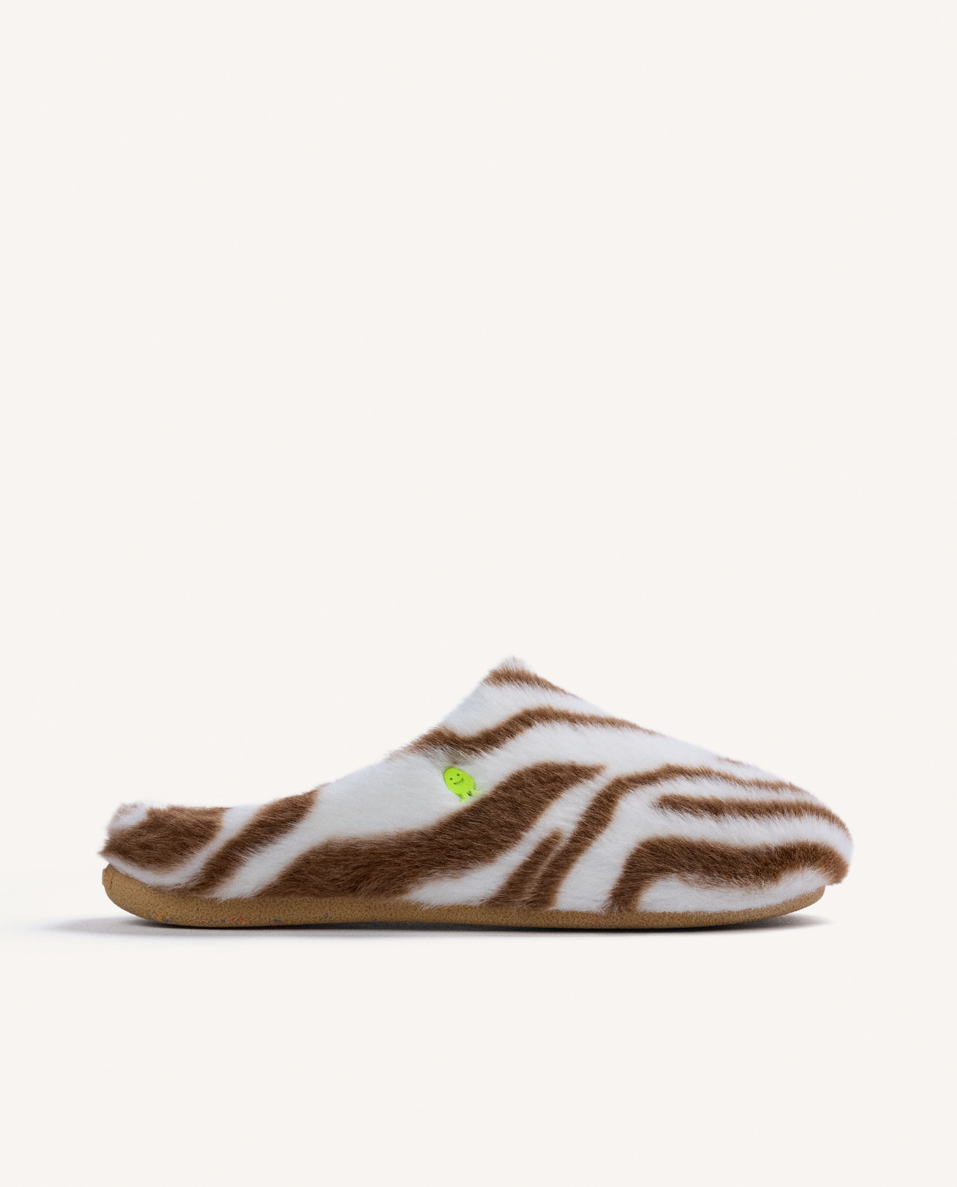 Imagem 0 de Pantufas com Contraste de Cores