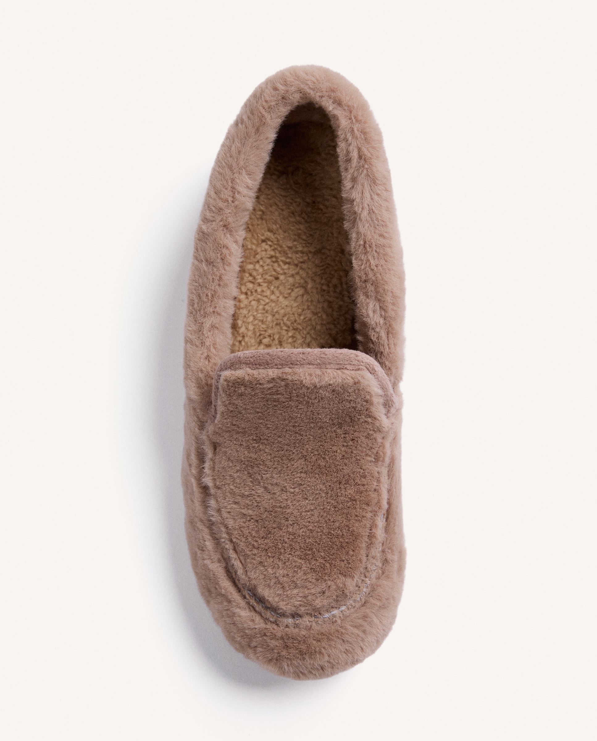 Pantufas Tipo Mocassins de Pelo Taupe-3