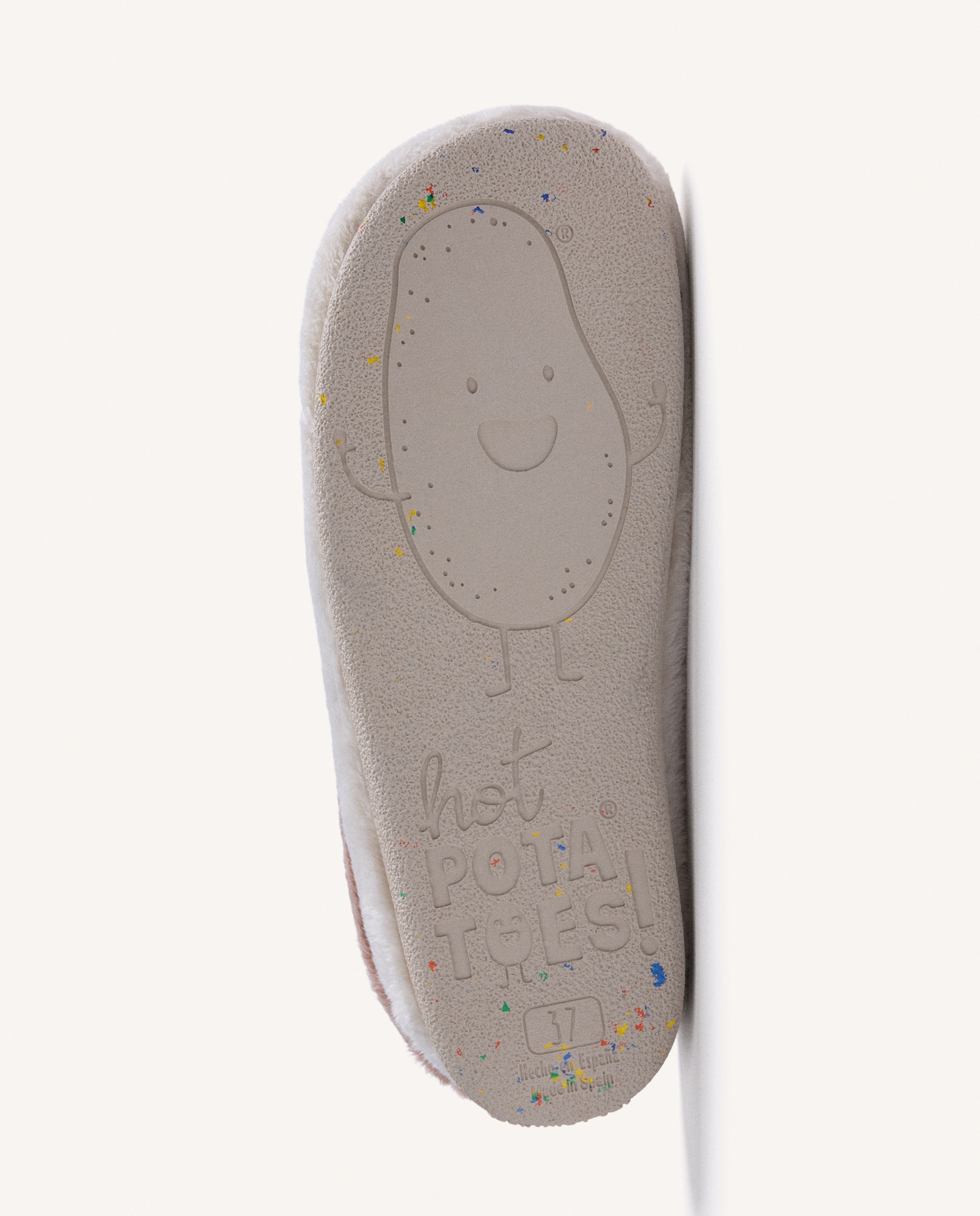 Pantufas de Pelo com Texto Branco-5