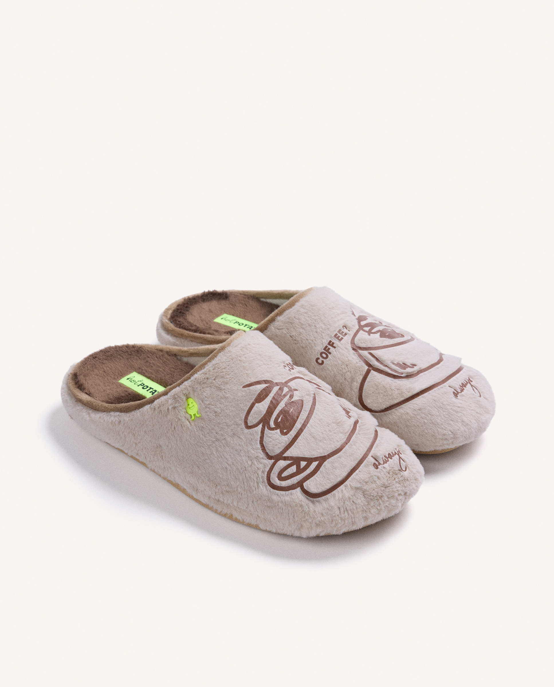 Pantufas de Pelo com Desenho e Texto Bege-2