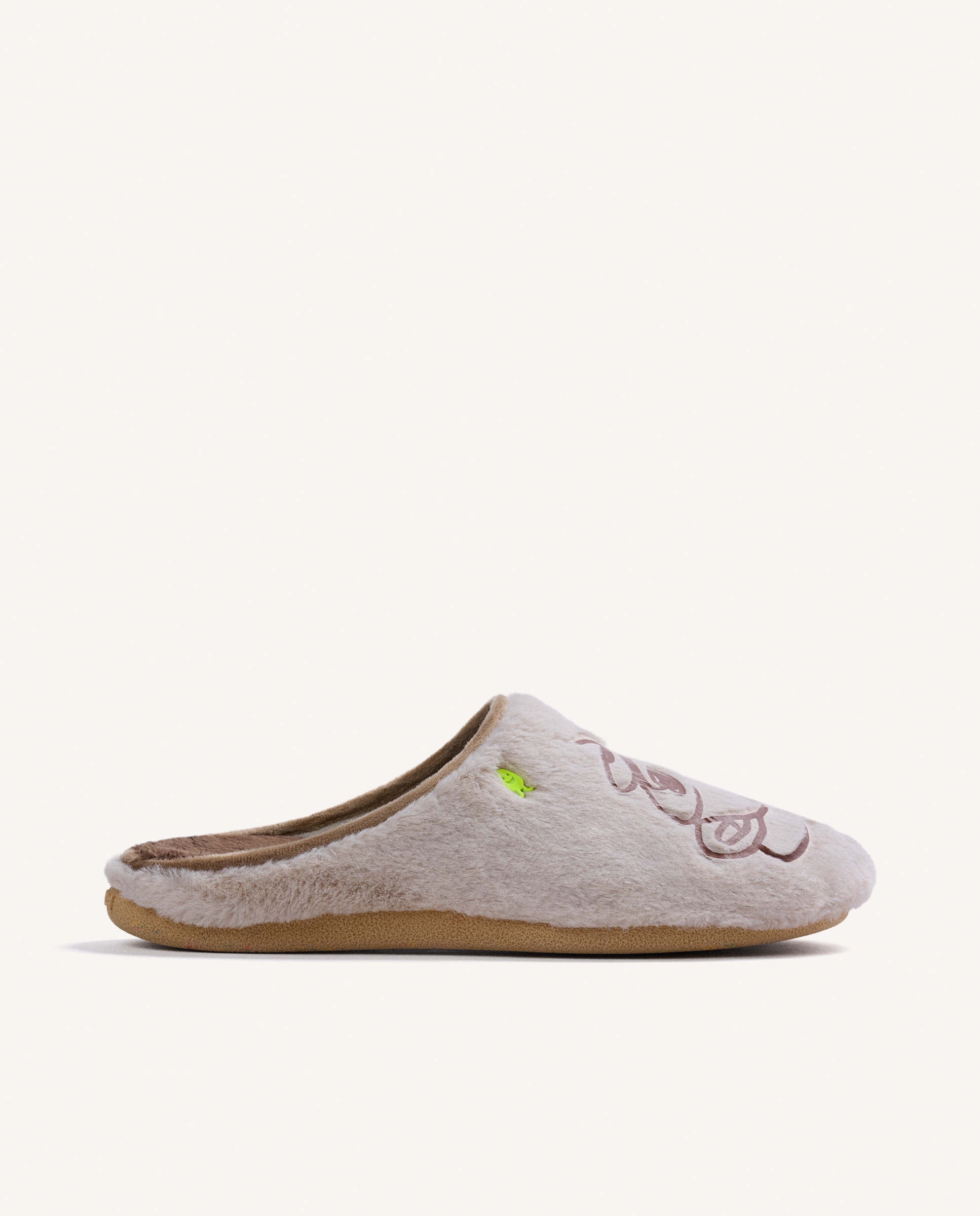Imagem 0 de Pantufas de Pelo com Desenho e Texto