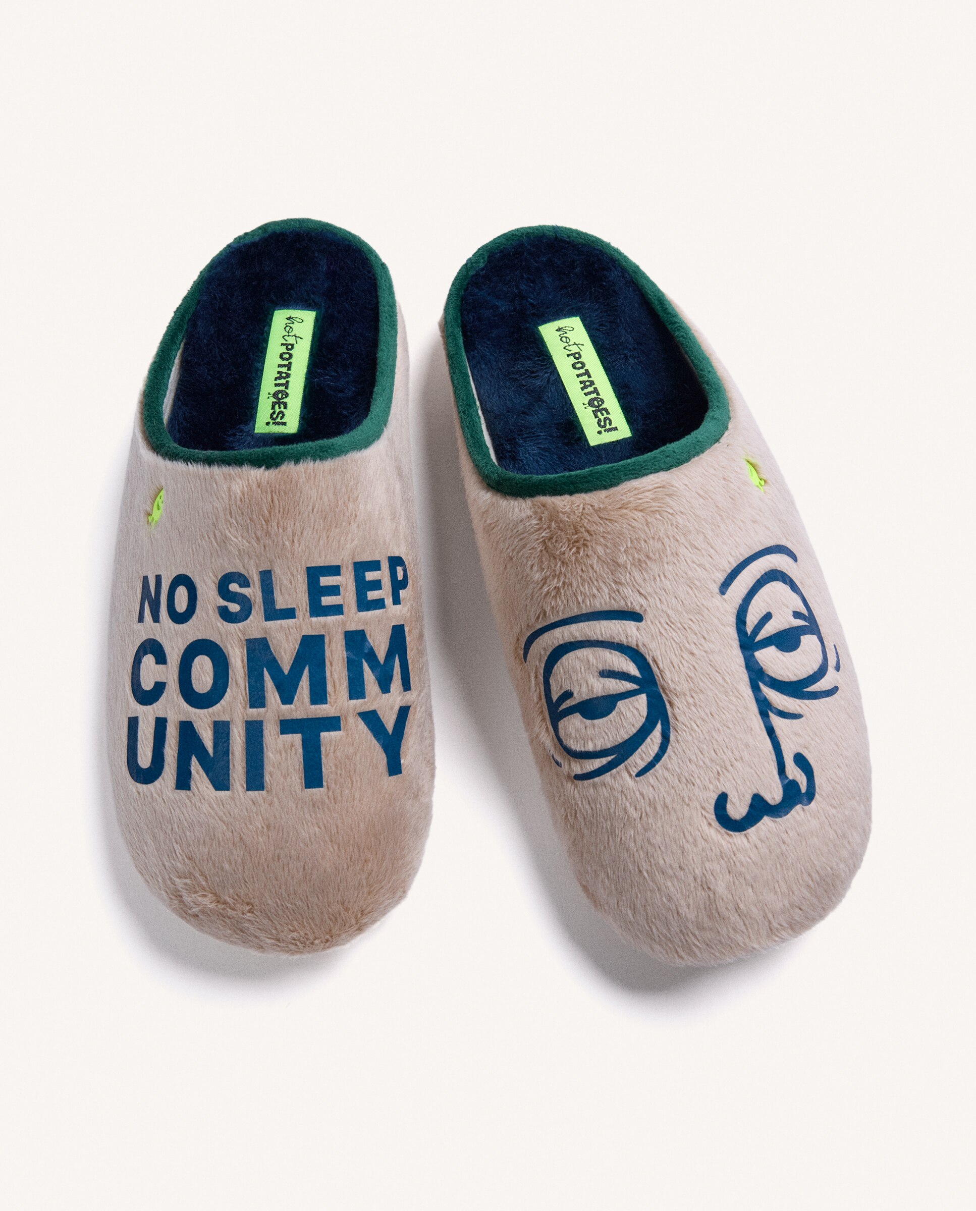 Pantufas de Pelo com Desenho e Texto Bege-3