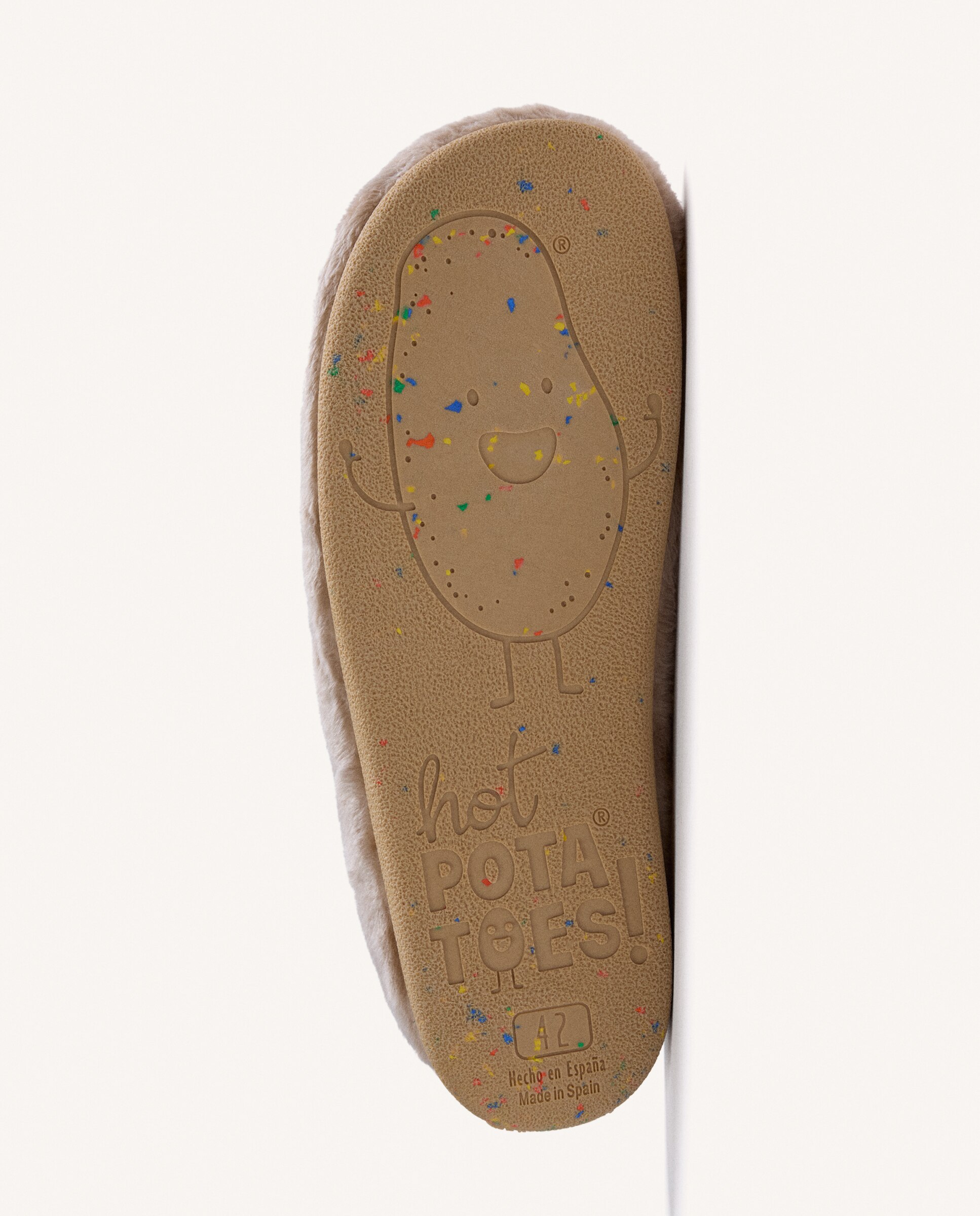 Pantufas de Pelo com Desenho e Texto Bege-5