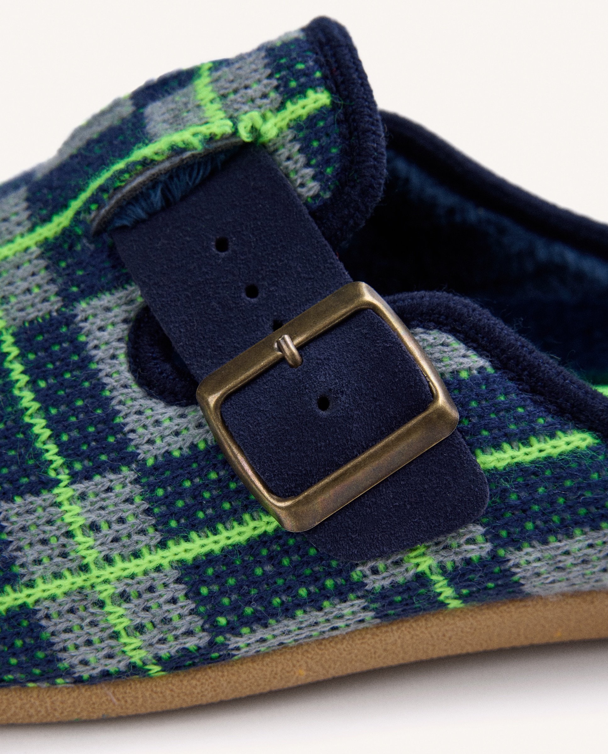 Pantufas Tipo Socas com Estampado Aos Quadrados e Contraste de Cores Marinho-4