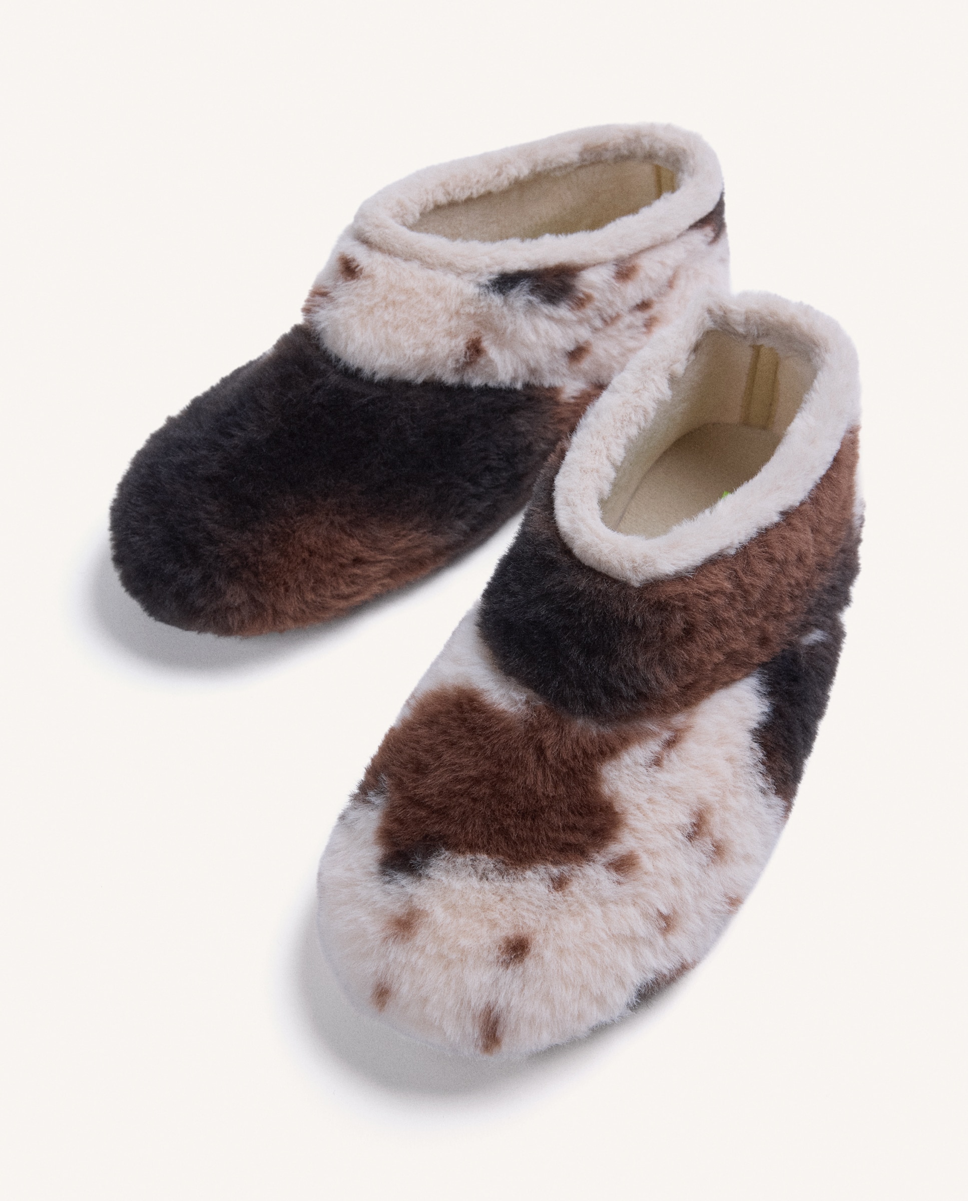 Pantufas Tipo Botim de Pelo Estampado-3