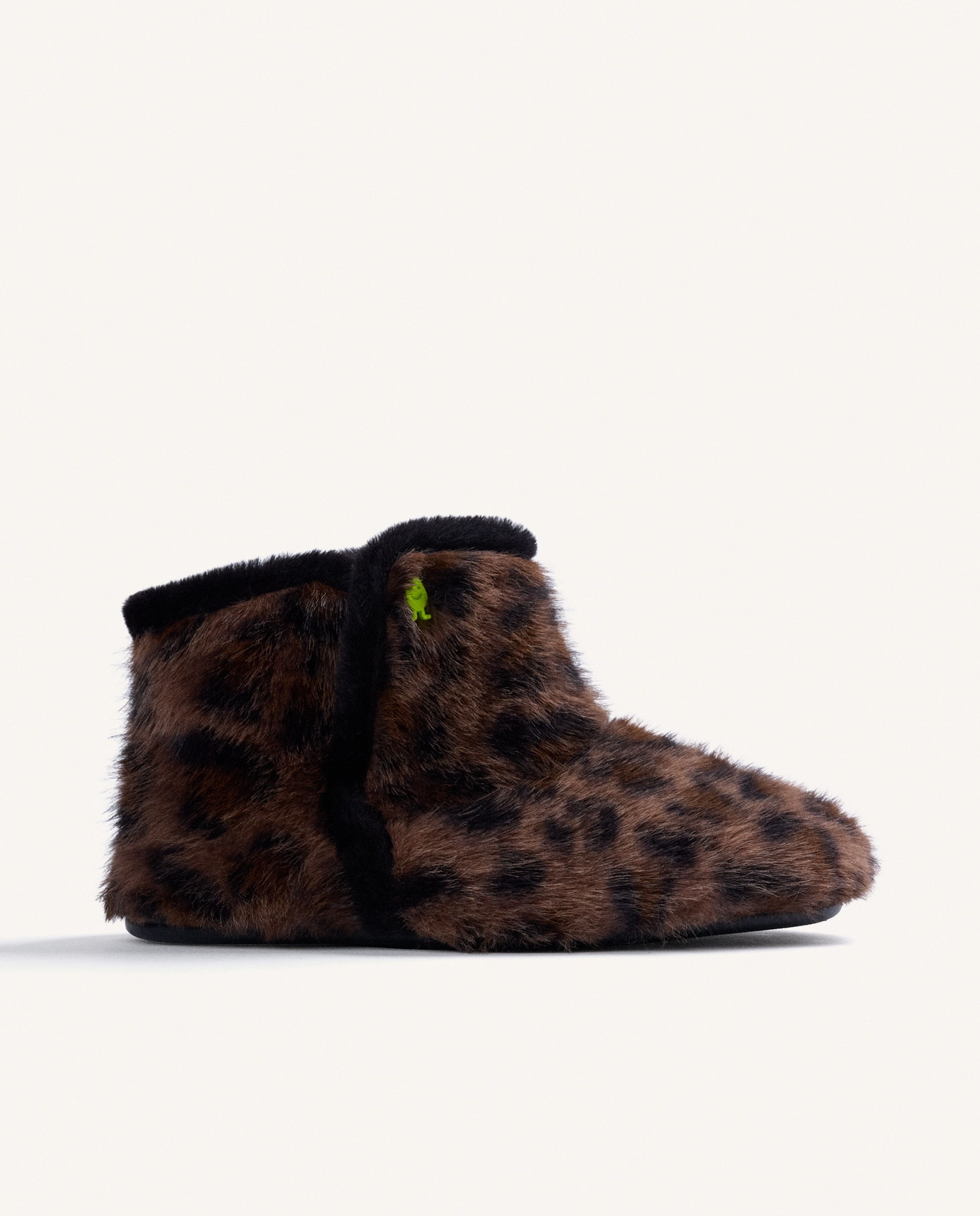 Imagem 0 de Pantufas Tipo Botim de Pelo