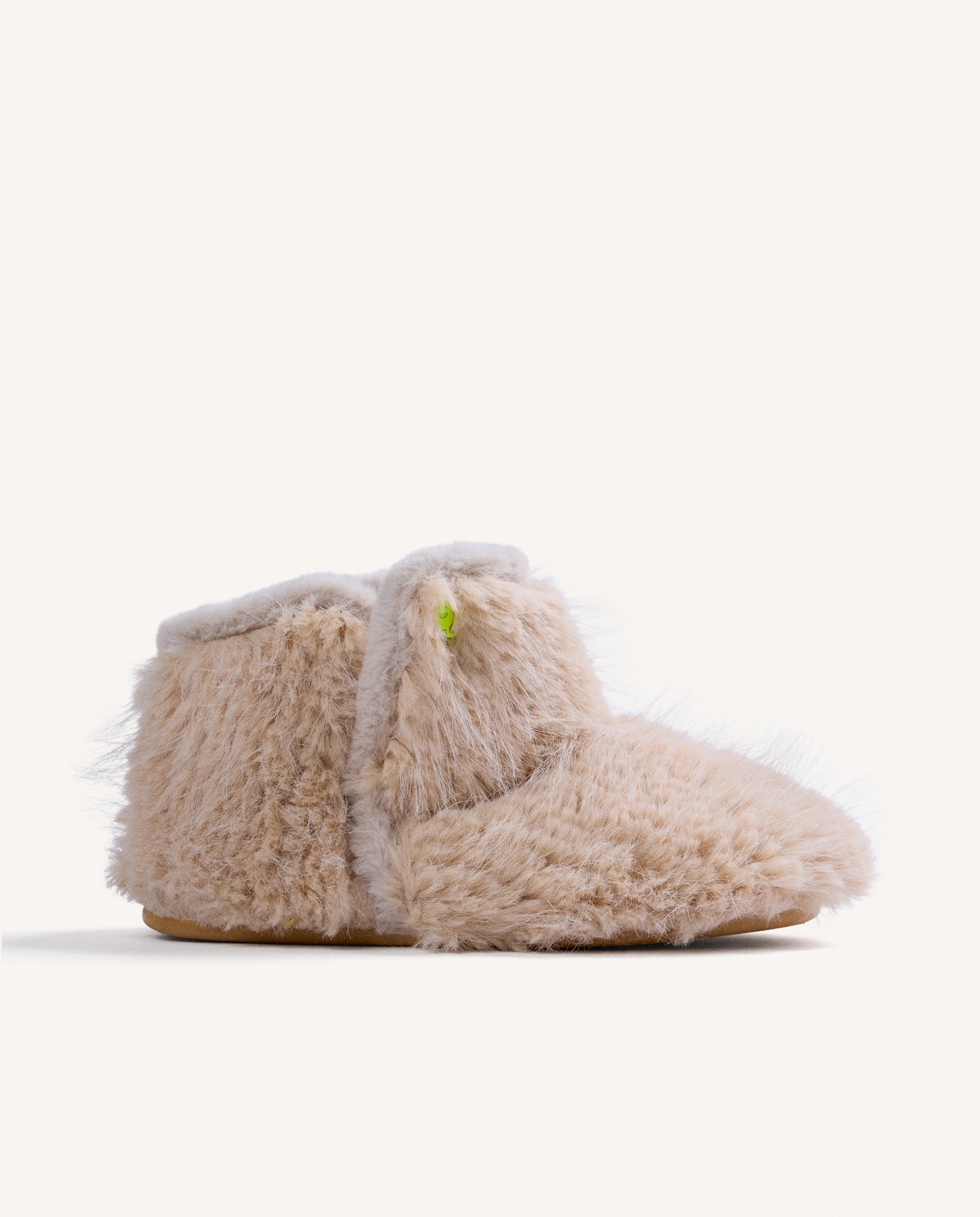 Imagem 0 de Pantufas Tipo Botim de Pelo