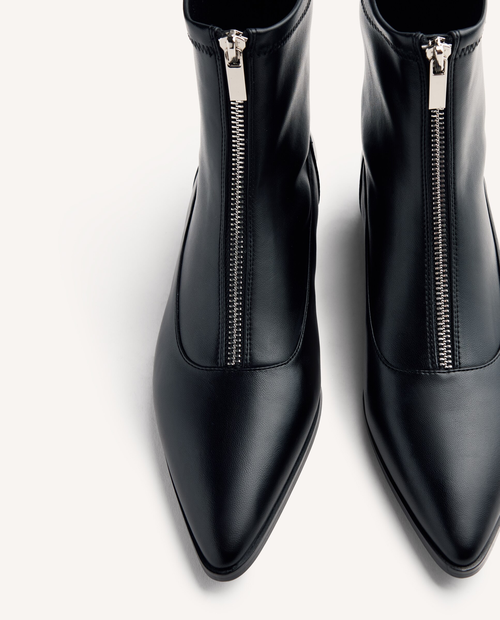 Botins Elásticos com Fecho Zip Frontal e Cano Tipo Meias Preto-3