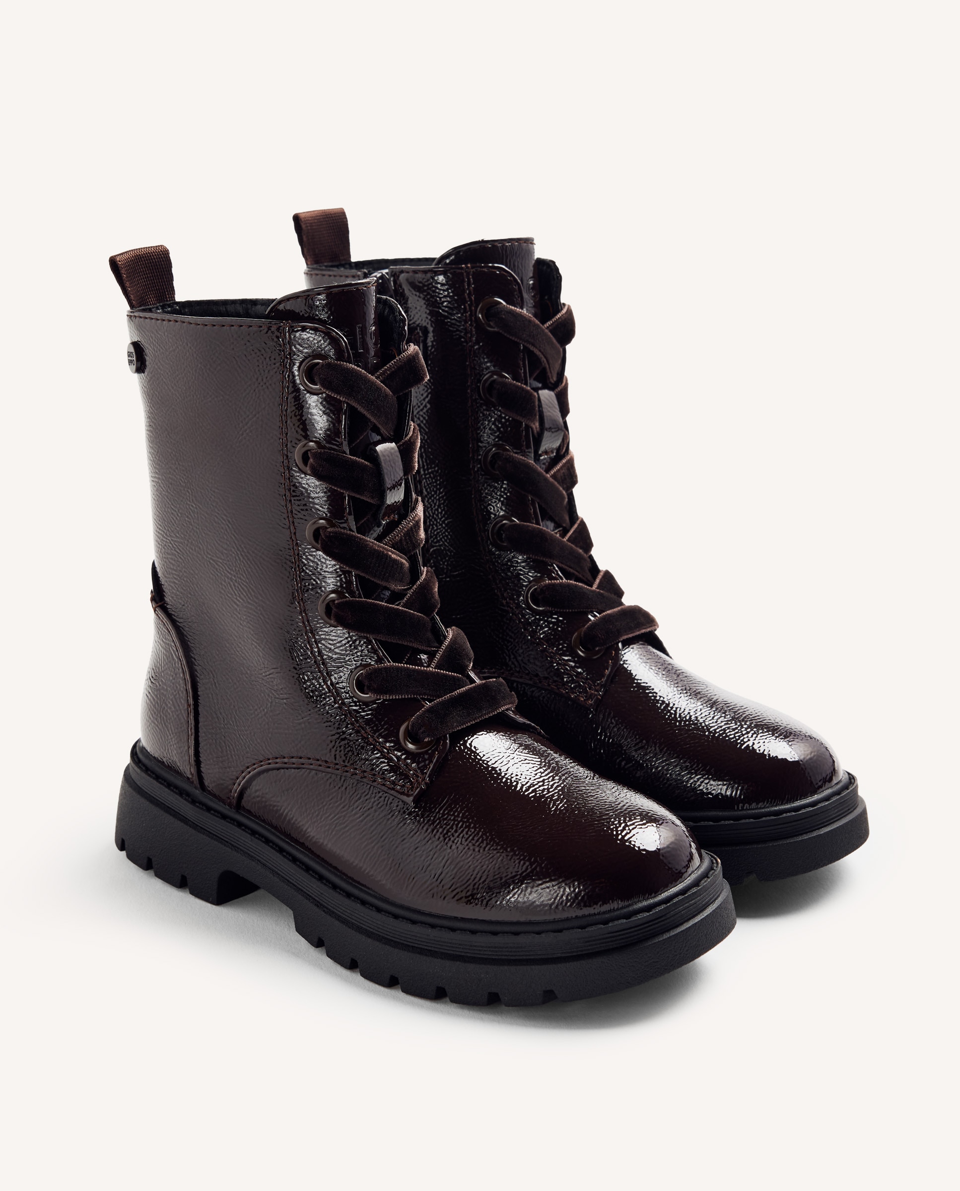 Botas Infantil Efeito Verniz com Fecho Zip Chocolate-2