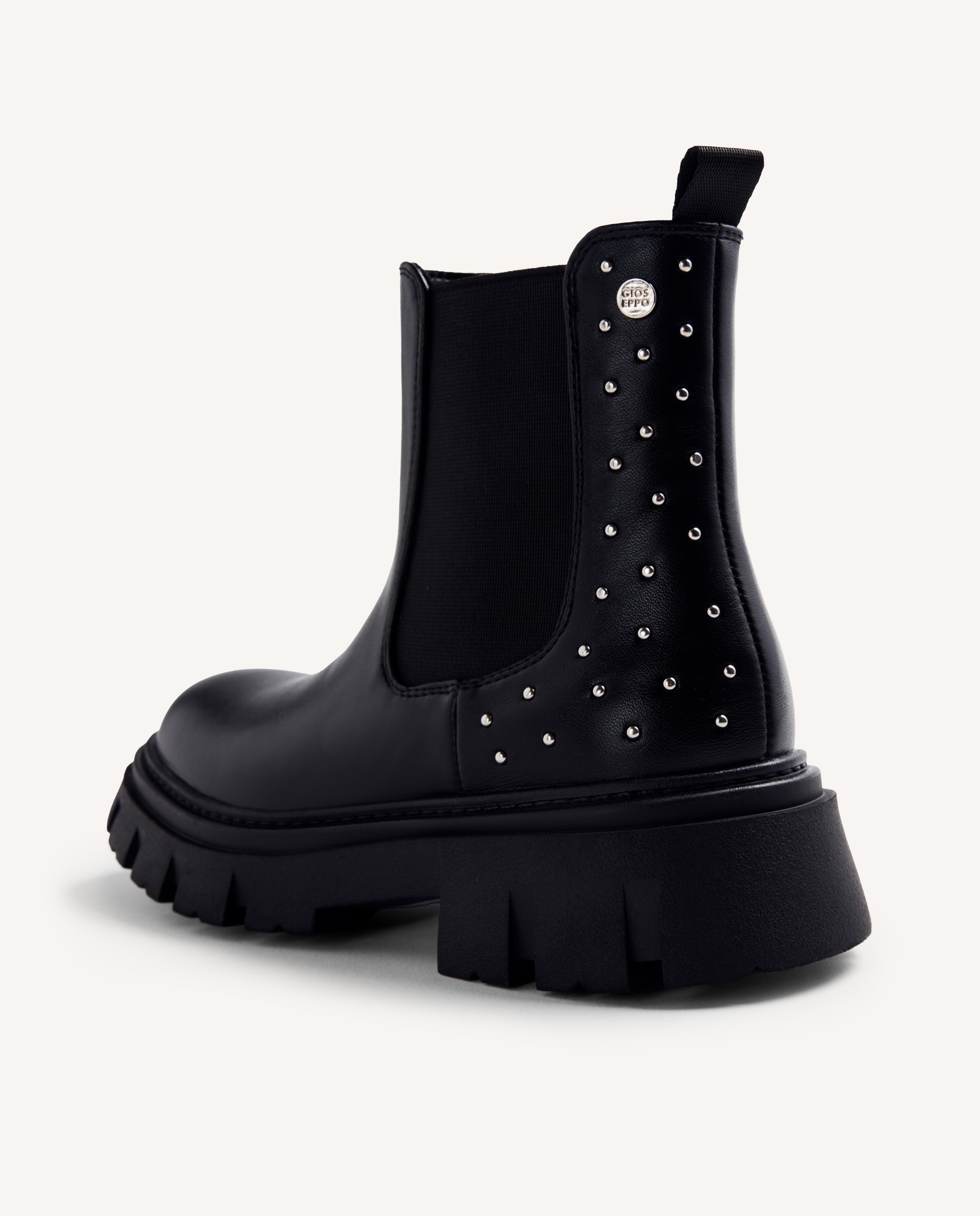 Botas Chelsea com Sola Track e Tachas no Calcanhar Preto-4