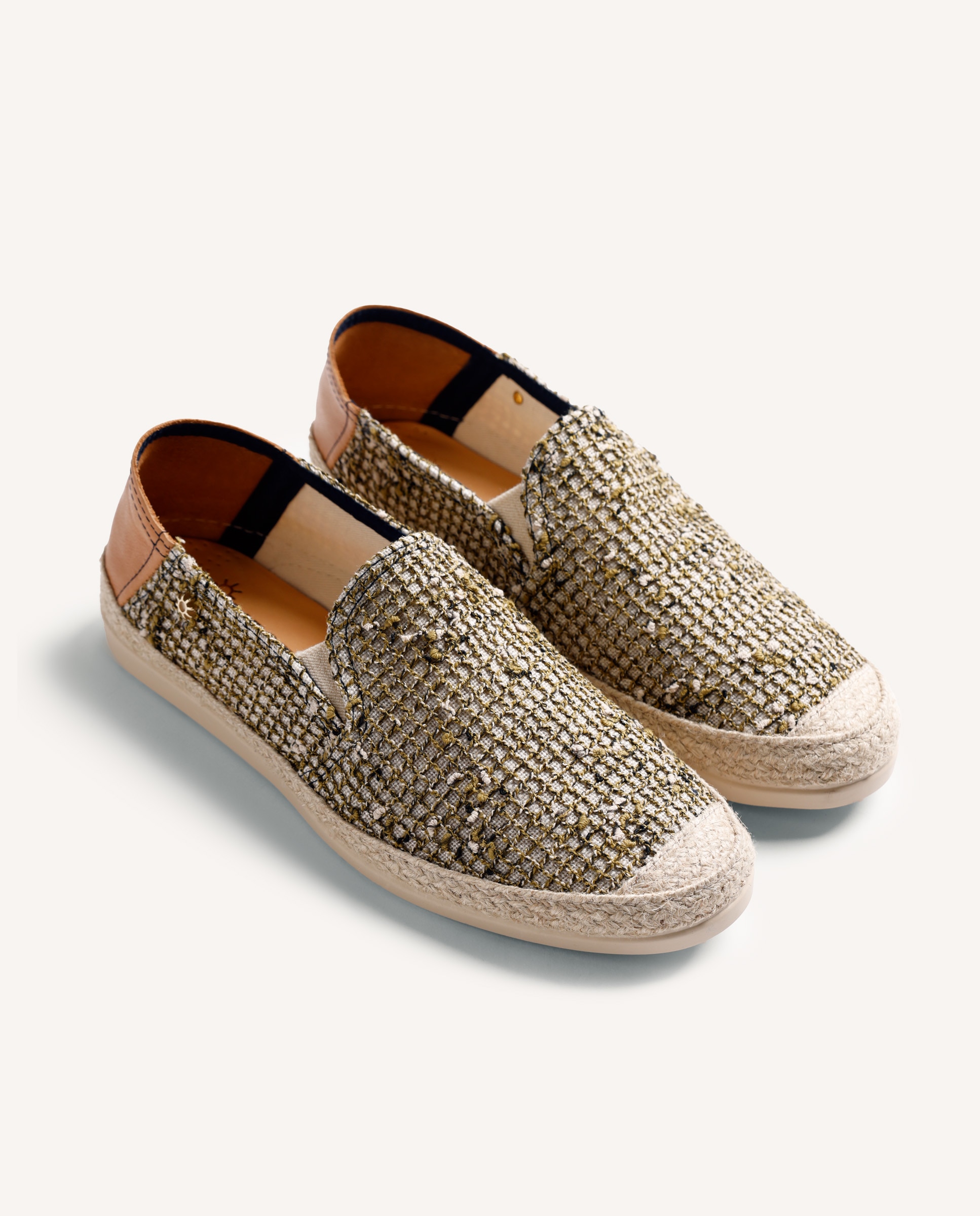 Yute de Pele com Rejilla e Corte Tipo Slip-on com Elásticos Caqui-2