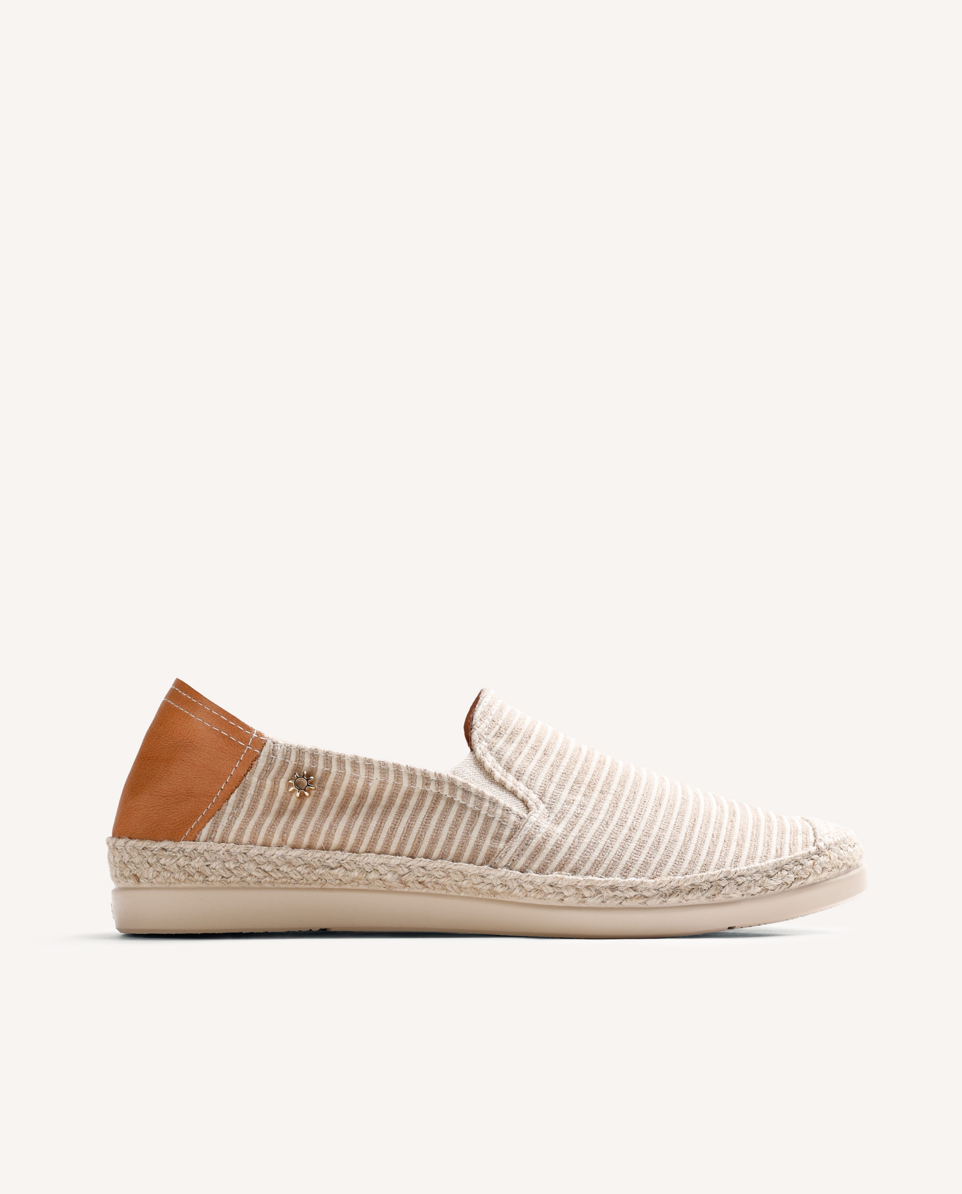 Imagem 0 de Juta de Pele com Estampado Às Riscas e Corte Tipo Slip-on com Elásticos