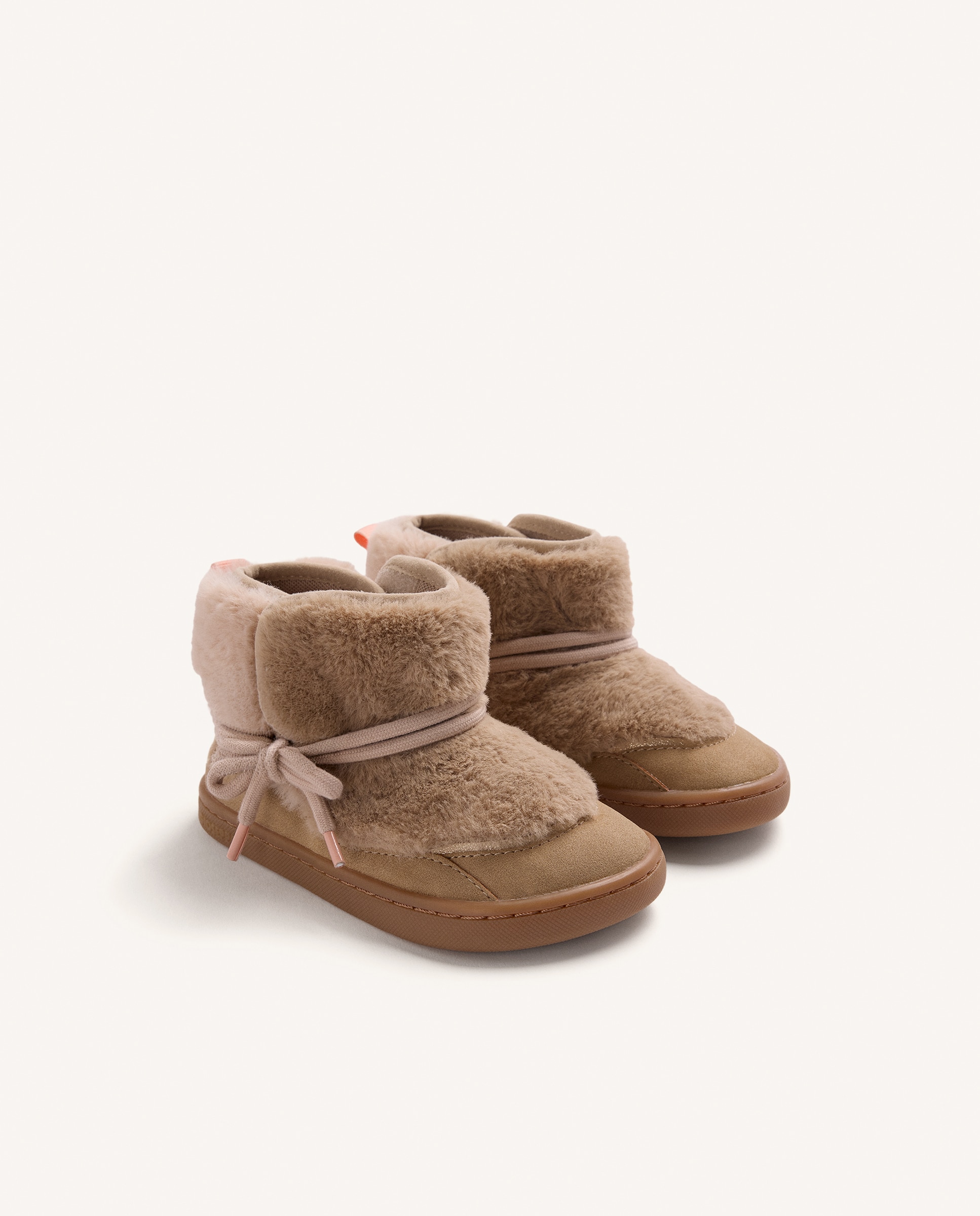 Botas de Bebé Estilo Australianas com Adorno de Pompom Barefoot Bege-2