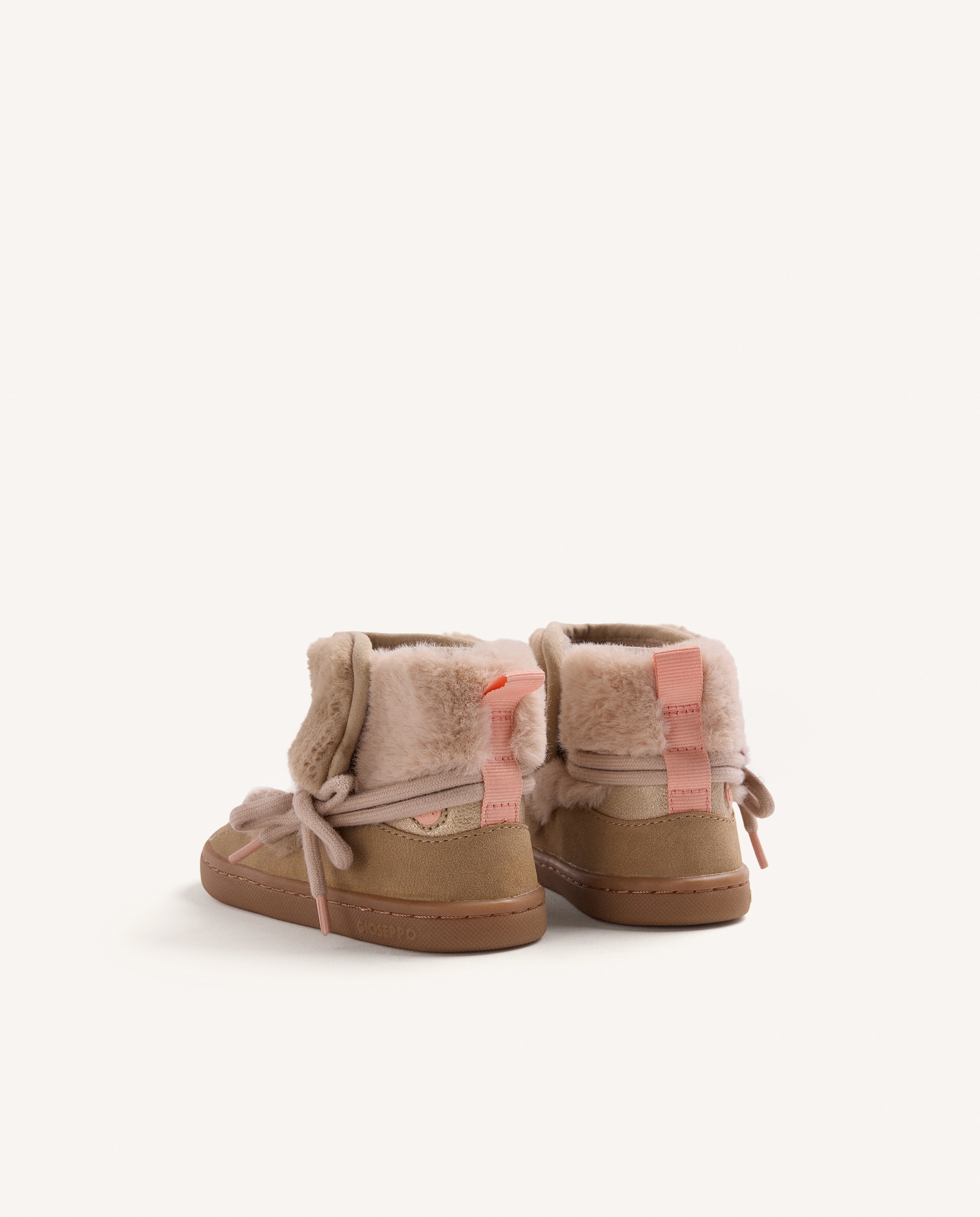 Botas de Bebé Estilo Australianas com Adorno de Pompom Barefoot Bege-4