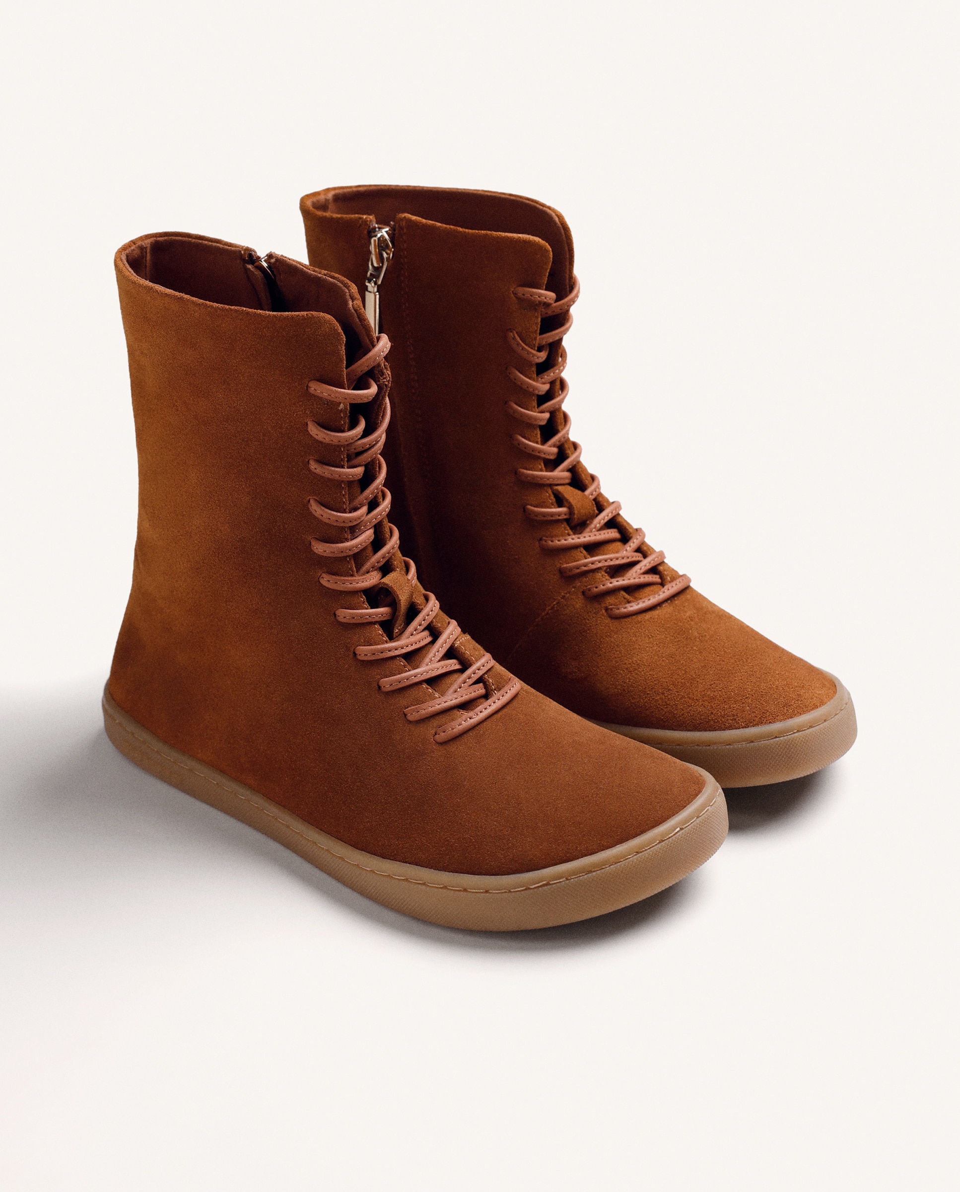 Botas Básicas de Pele Camurça com Cano Flexível Barefoot Couro-2