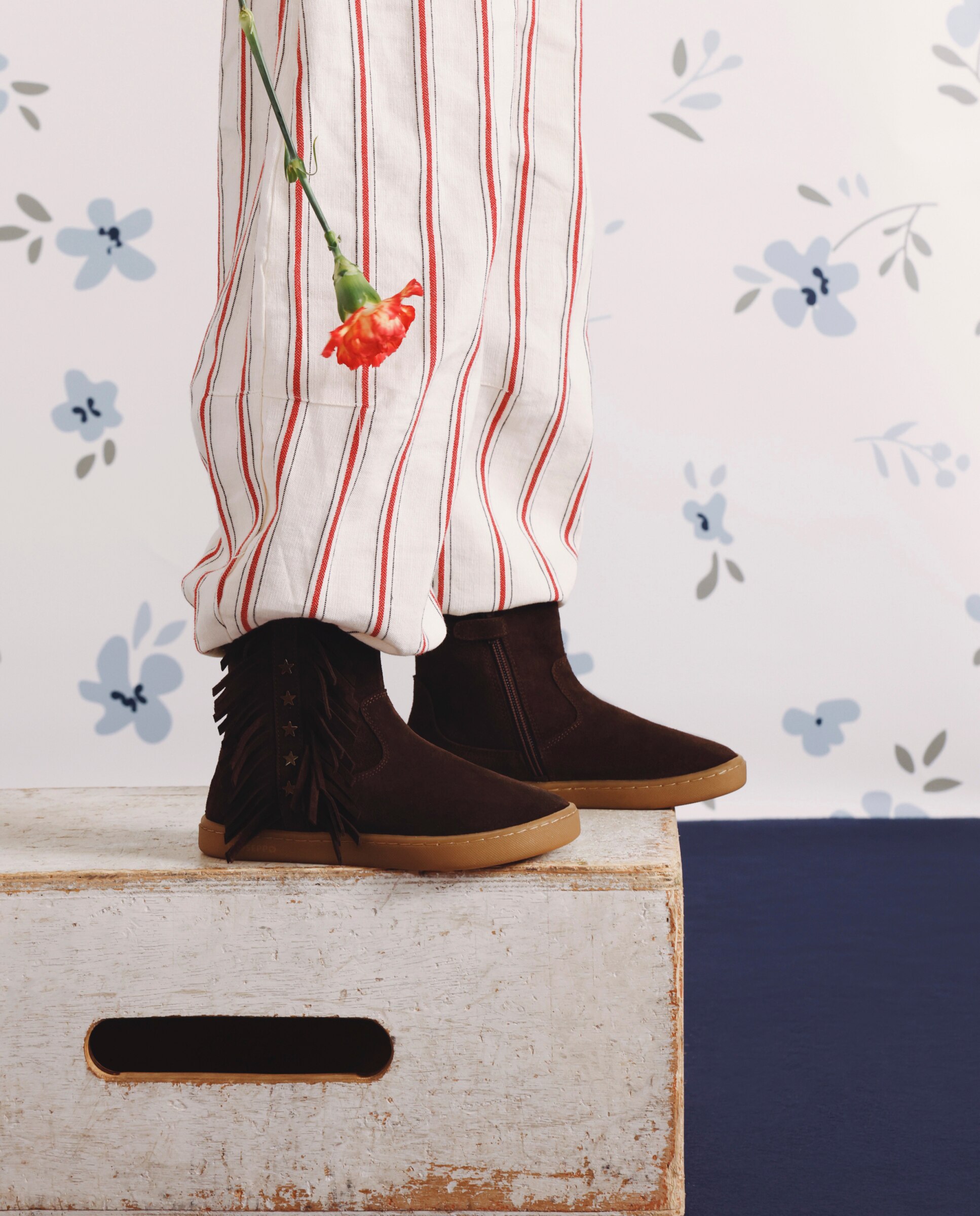 Botins Infantil de Pele com Franjas e Estrelas Barefoot Chocolate-5