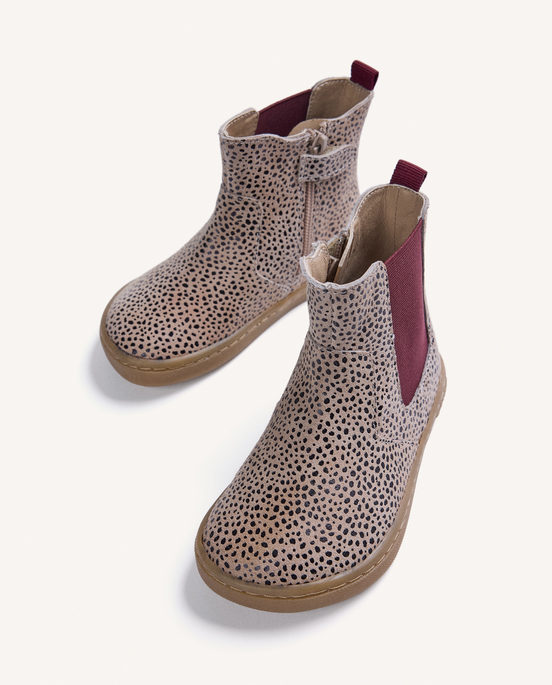 Botins Chelsea Barefoot de Pele com Animal Print e Elástico Bordeaux-3
