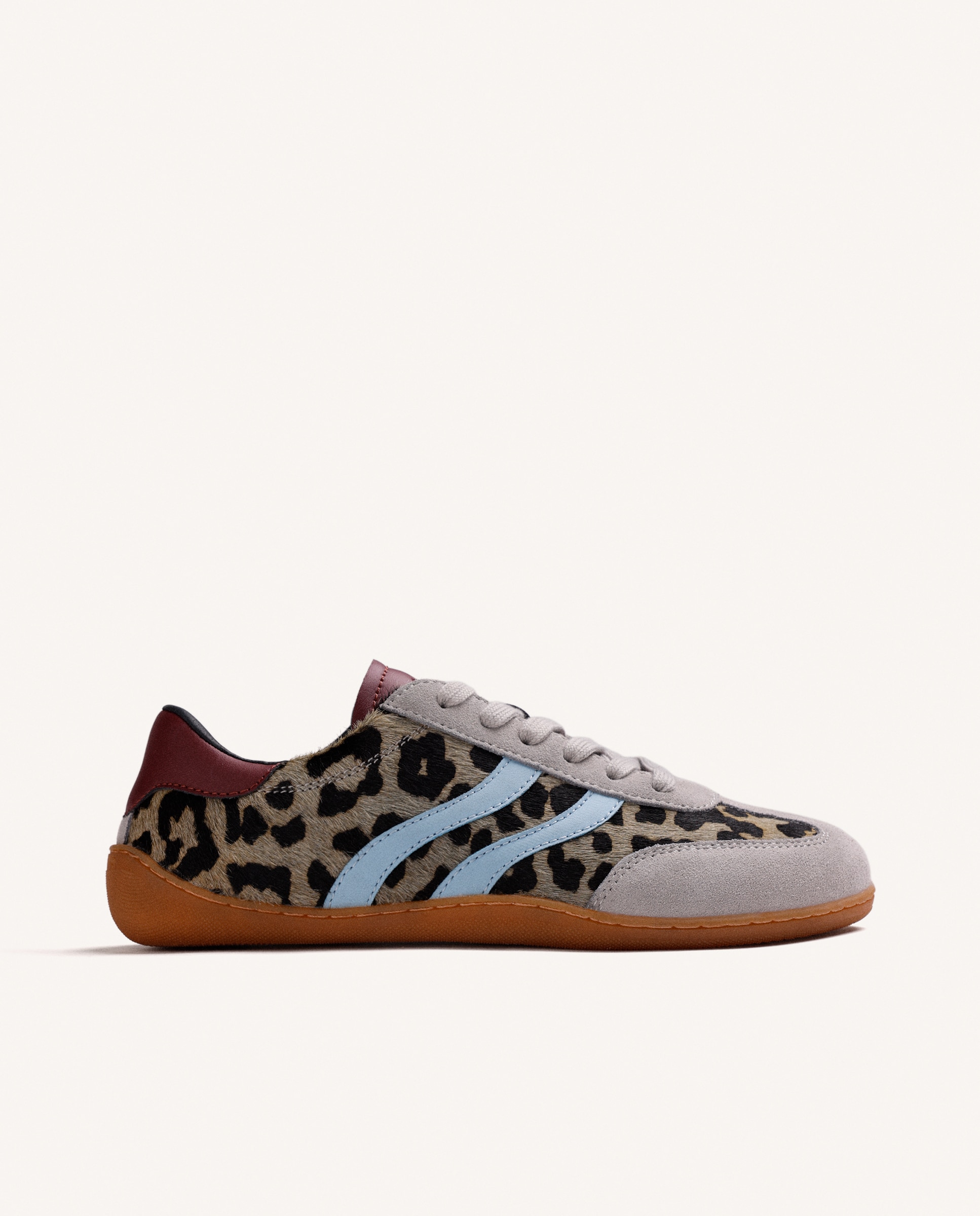 Imagem 0 de Sapatilhas Desportivas com Estampado de Pele em Cinzento