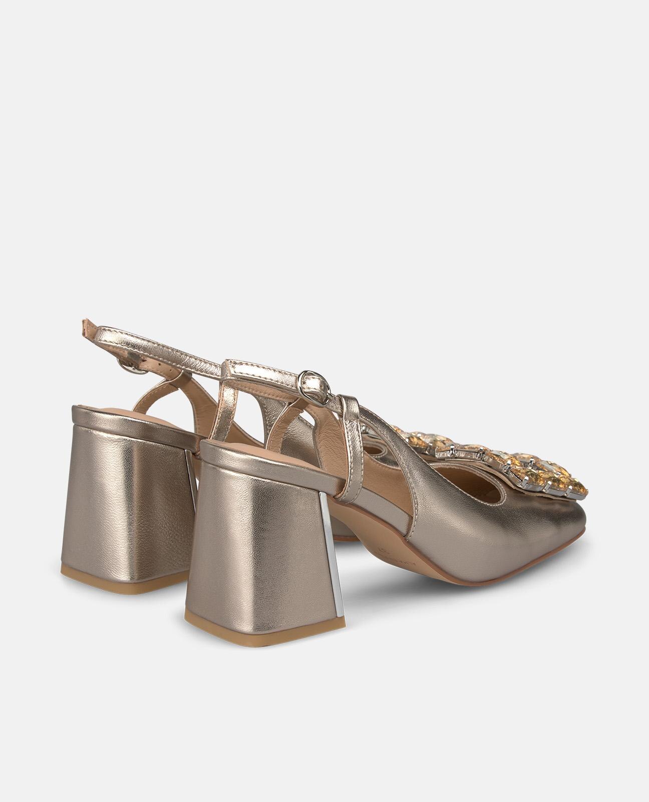 Sapatos de Salto em Pele com Calcanhar Aberto Efeito Fantasia com Detalhe de Pedras Dourado-3