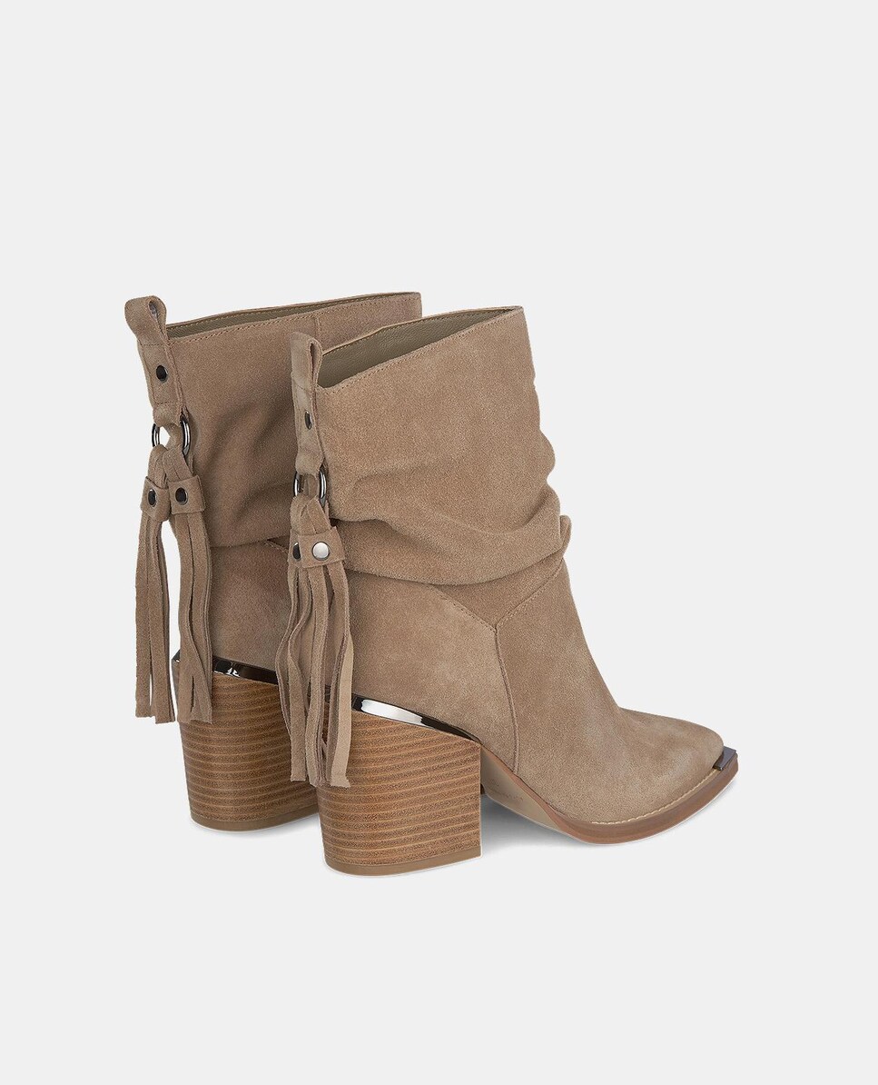 Botins em Pele com Cano Franzido Bege-3