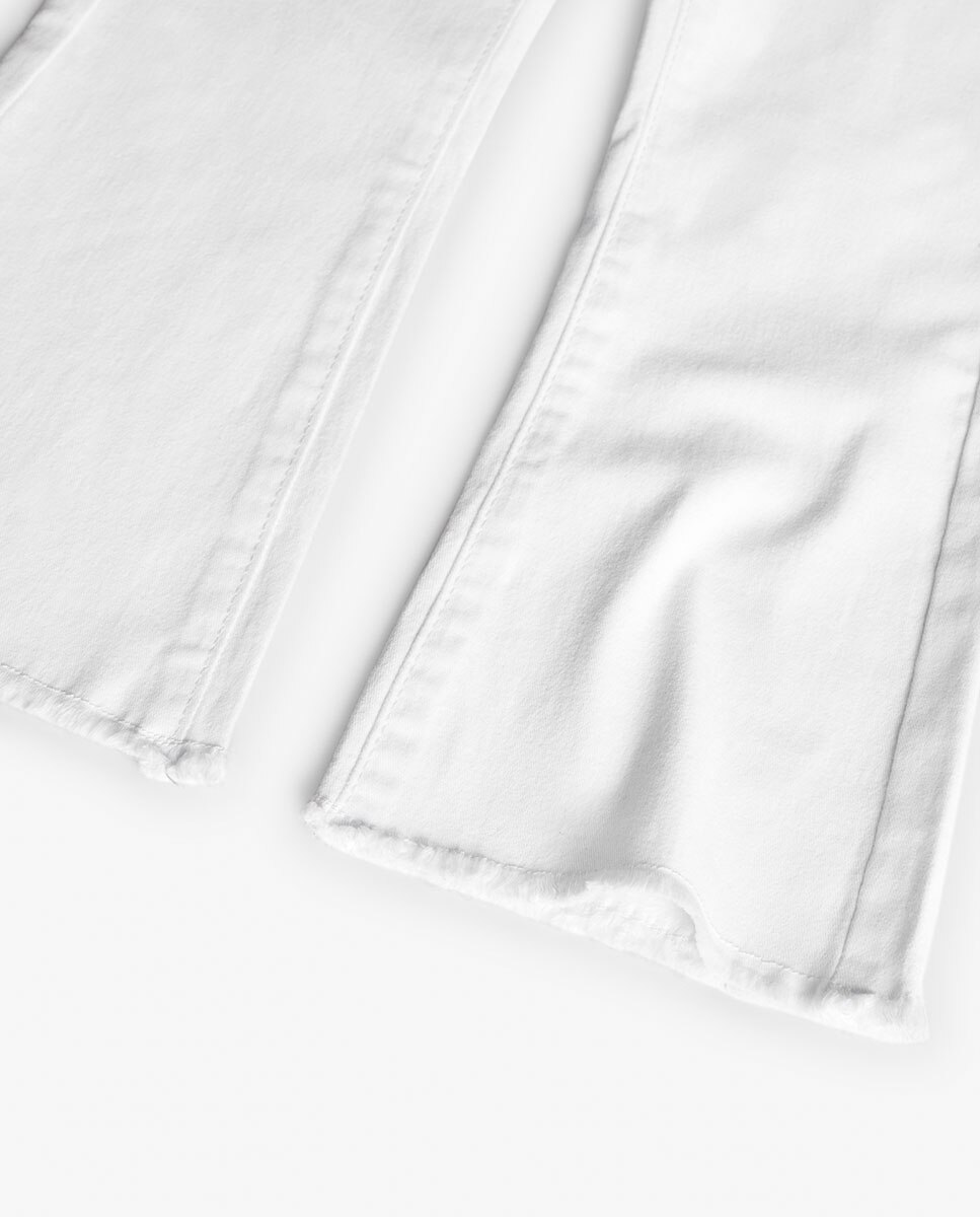 Calças Cinco Bolsos À Boca de Sino com Bainha Desfiada Boboli Branco-4