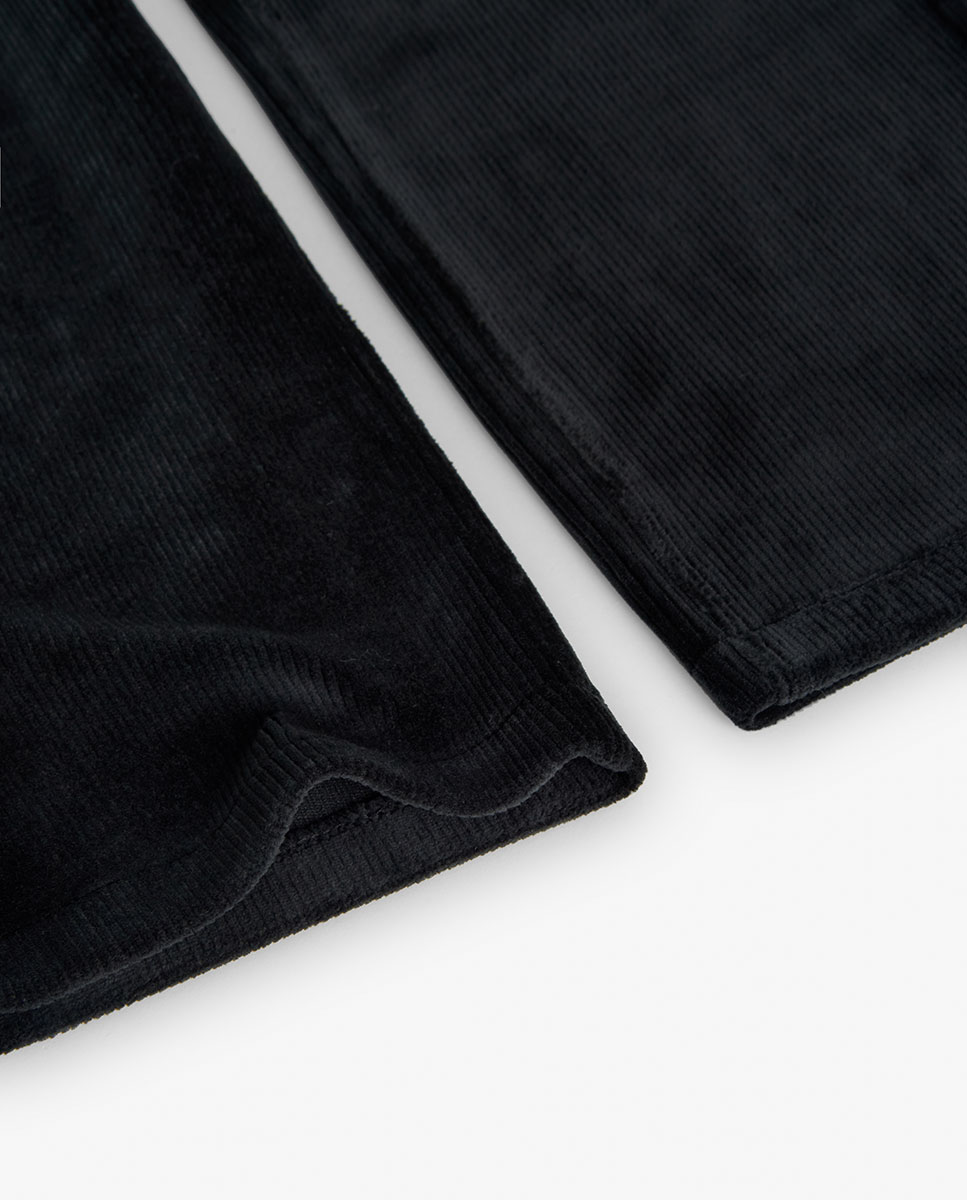 Calças Largas Infantil de Microbombazina com Bolsos Preto-4