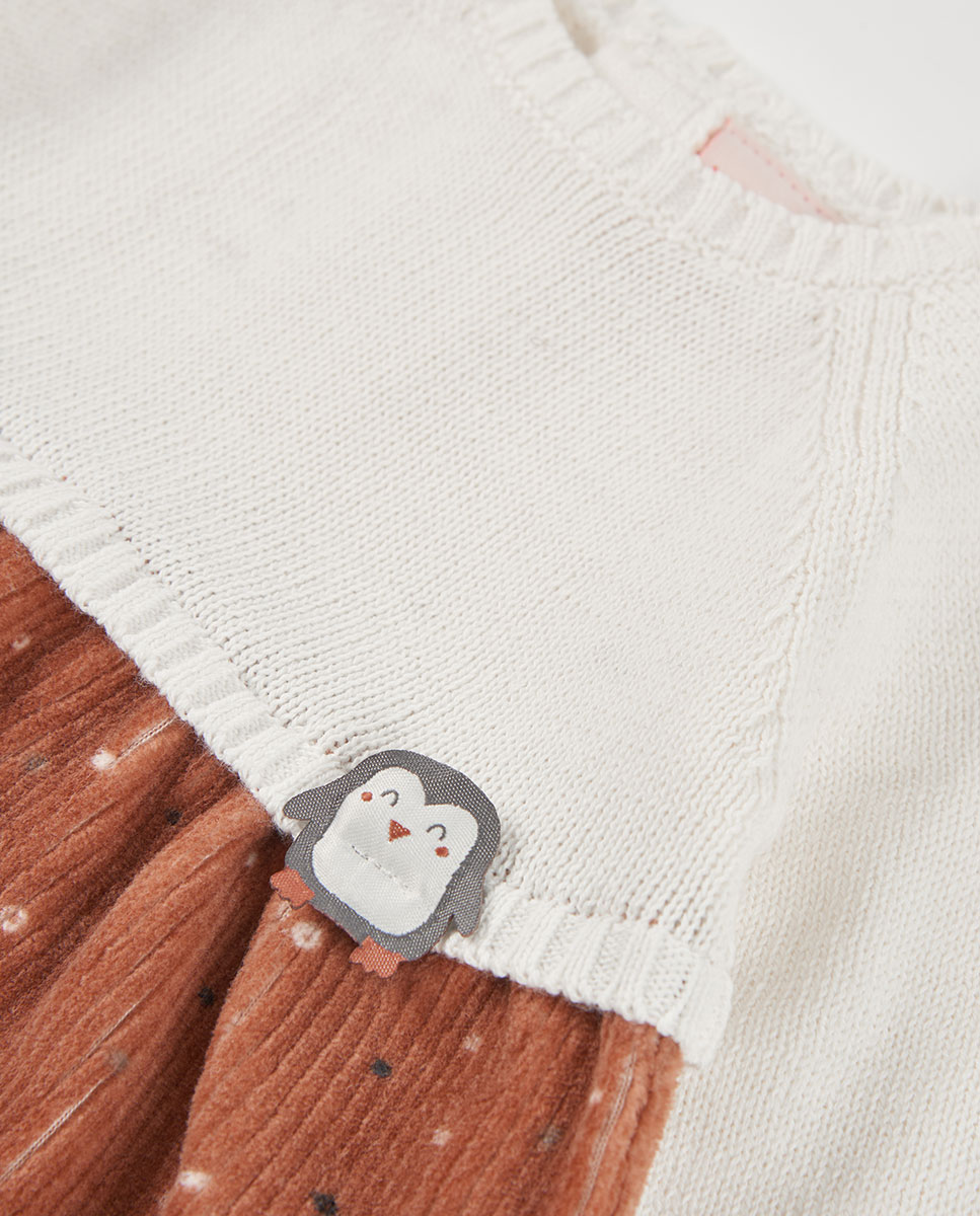 Vestido de Tricotosa para Bebé de Manga Comprida com Gola Redonda Castanho-3