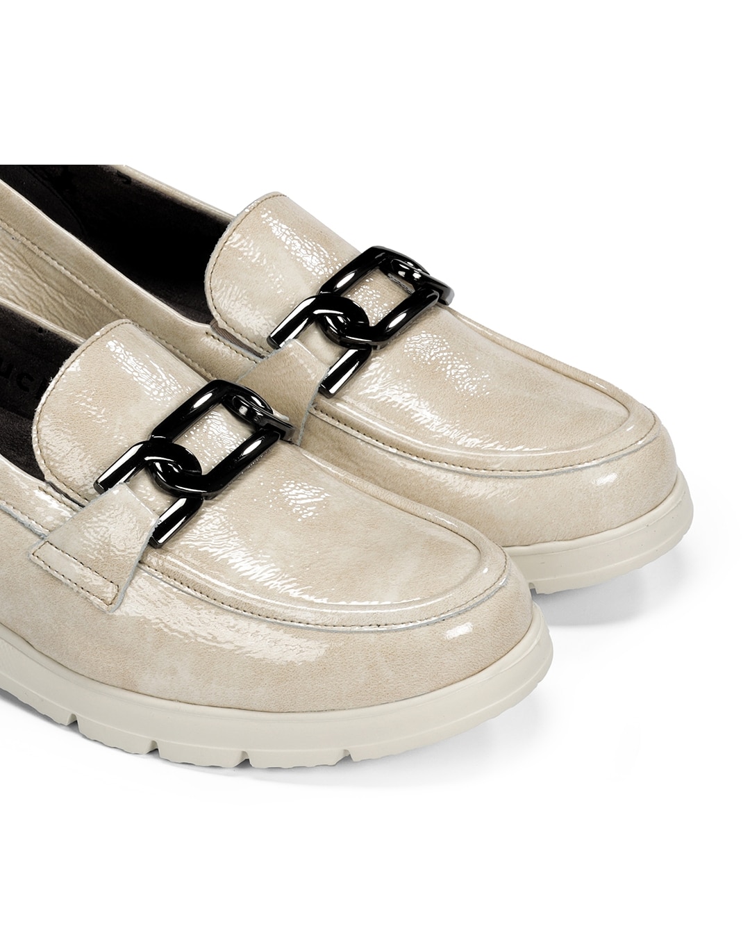 Mocassins Fabricados em Verniz Bege-6