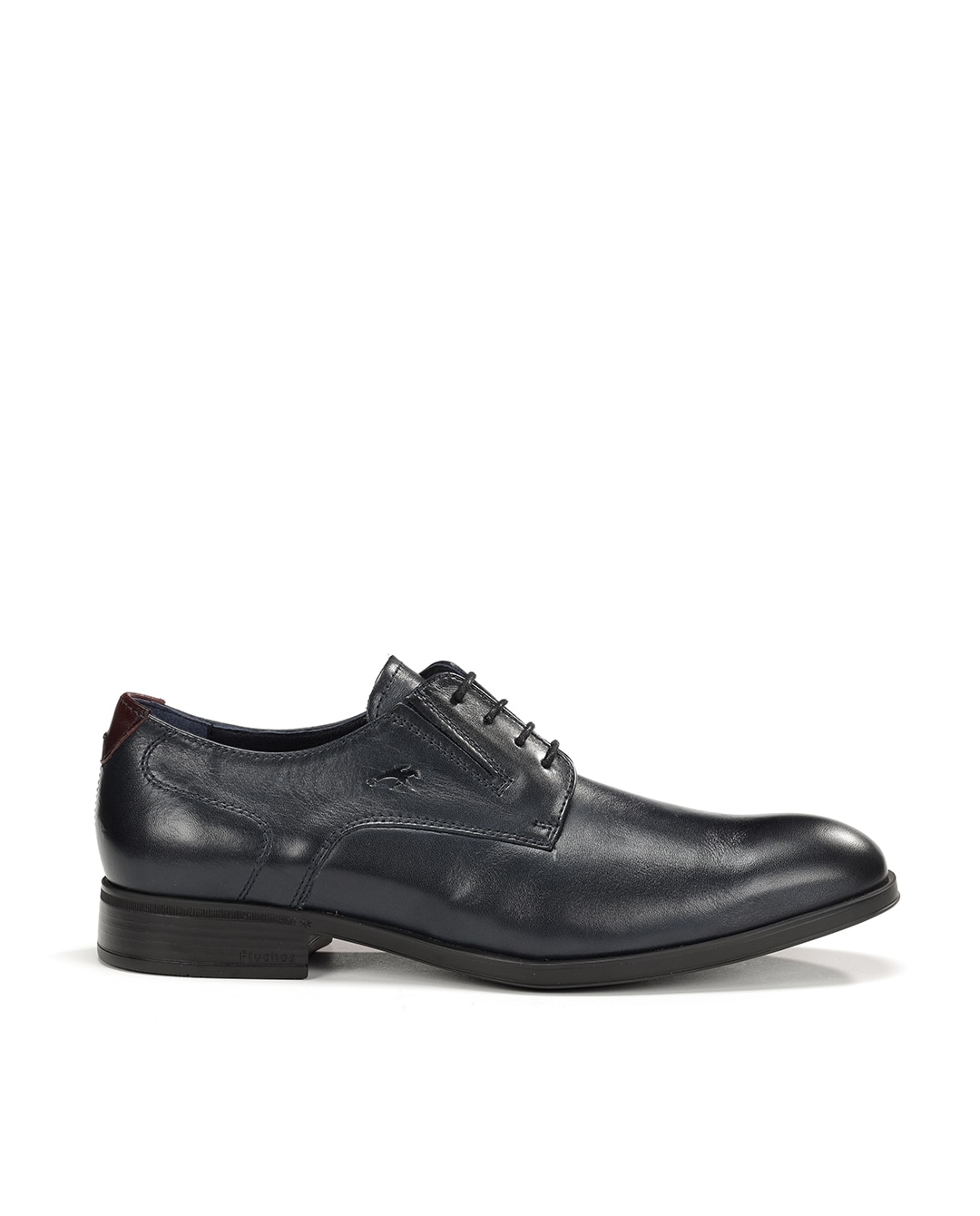 Imagem 0 de Sapatos de Cordões Fabricados em Pele