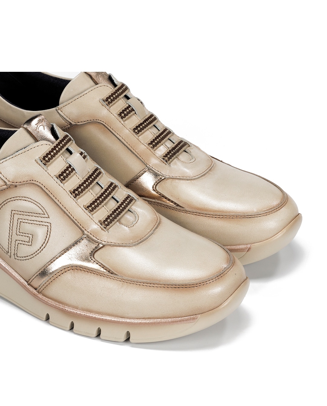 Sapatos de Cordões Fabricados em Pele Dourado-6