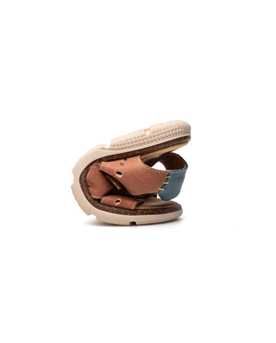 Sandálias Fechadas Infantil com Velcro Pablosky Castanho-2
