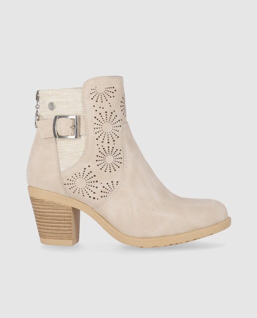 Imagem 0 de Botins Perfurados Decorativos com Fecho Zip Traseiro