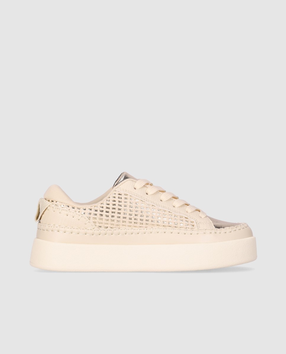 Imagem 0 de Sapatilhas Básicas com Sola Grossa e Rejilla Lateral Decorativa